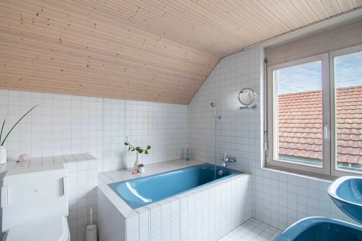 Freistehendes Wohnhaus mit separatem Nebengebäude - Arbeiten und Wohnen, Mehrgenerationen oder individuelle Wohnkonzepte