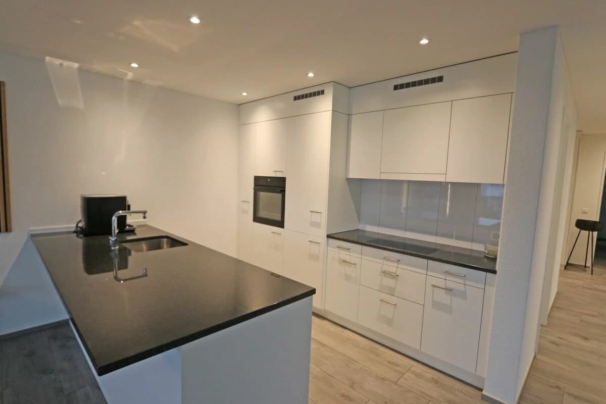 Grosszügige 4.5 Zimmer-Wohnung mit Balkonverglasung