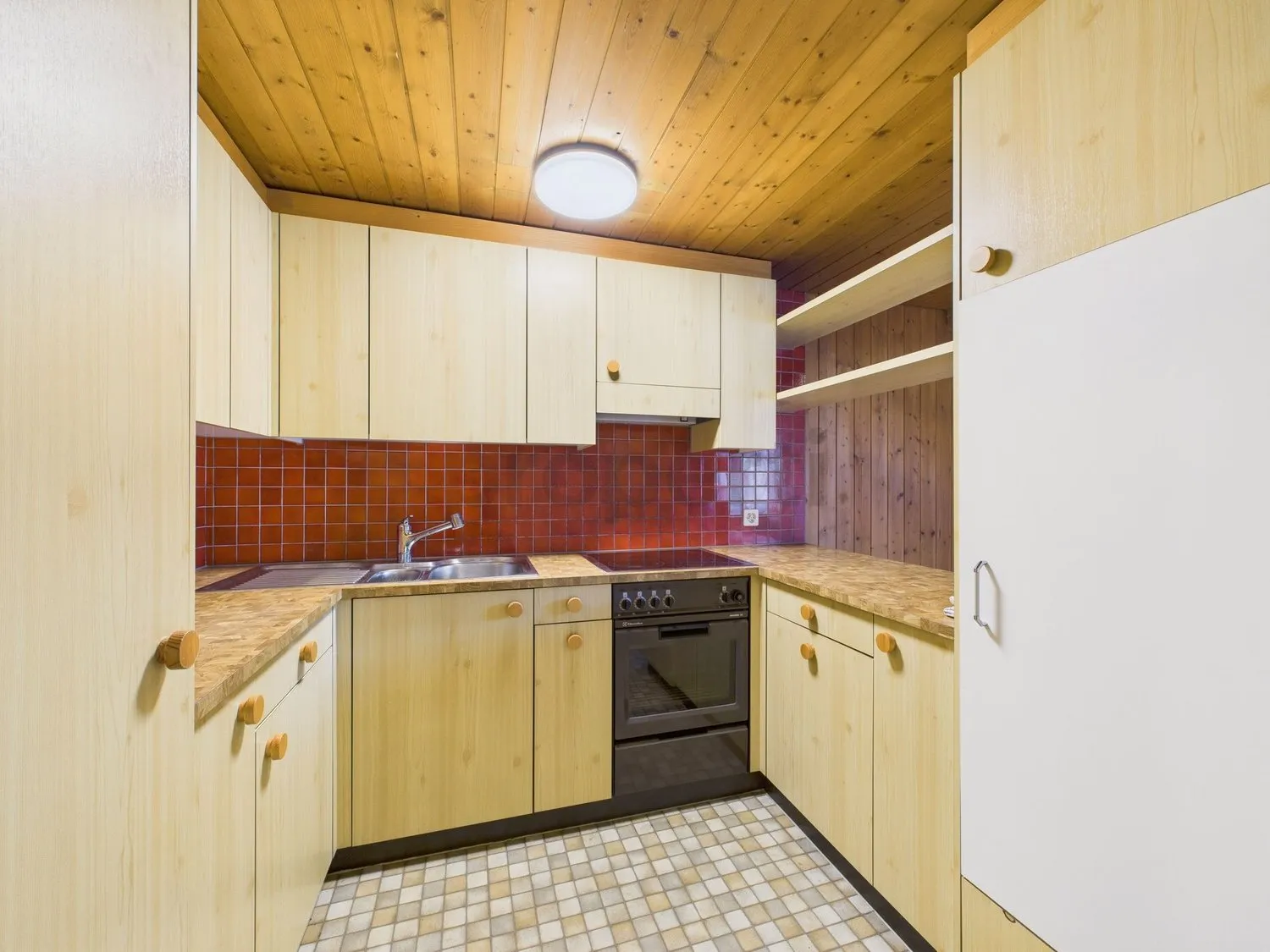 Grosszuegige 6.5-Zimmer-Wohnung mit Balkon, Neunkirch