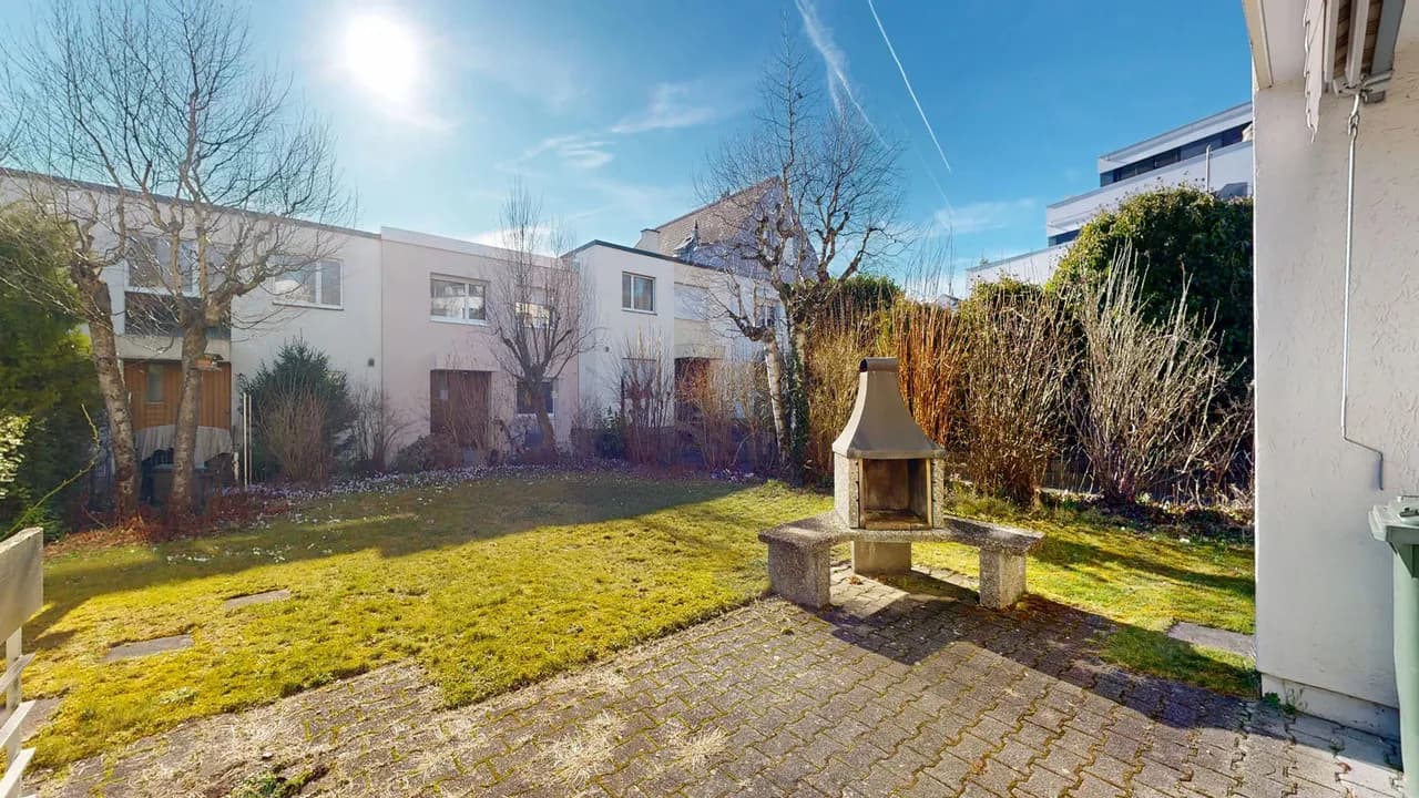 4.5-Zimmer-Doppeleinfamilienhaus mit Hobbyraum und Einstellhallenplatz