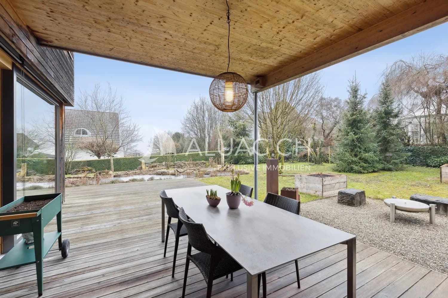 MODERN, VIEL PLATZ, STIL, RUHE UND PRIVATSPHÄRE