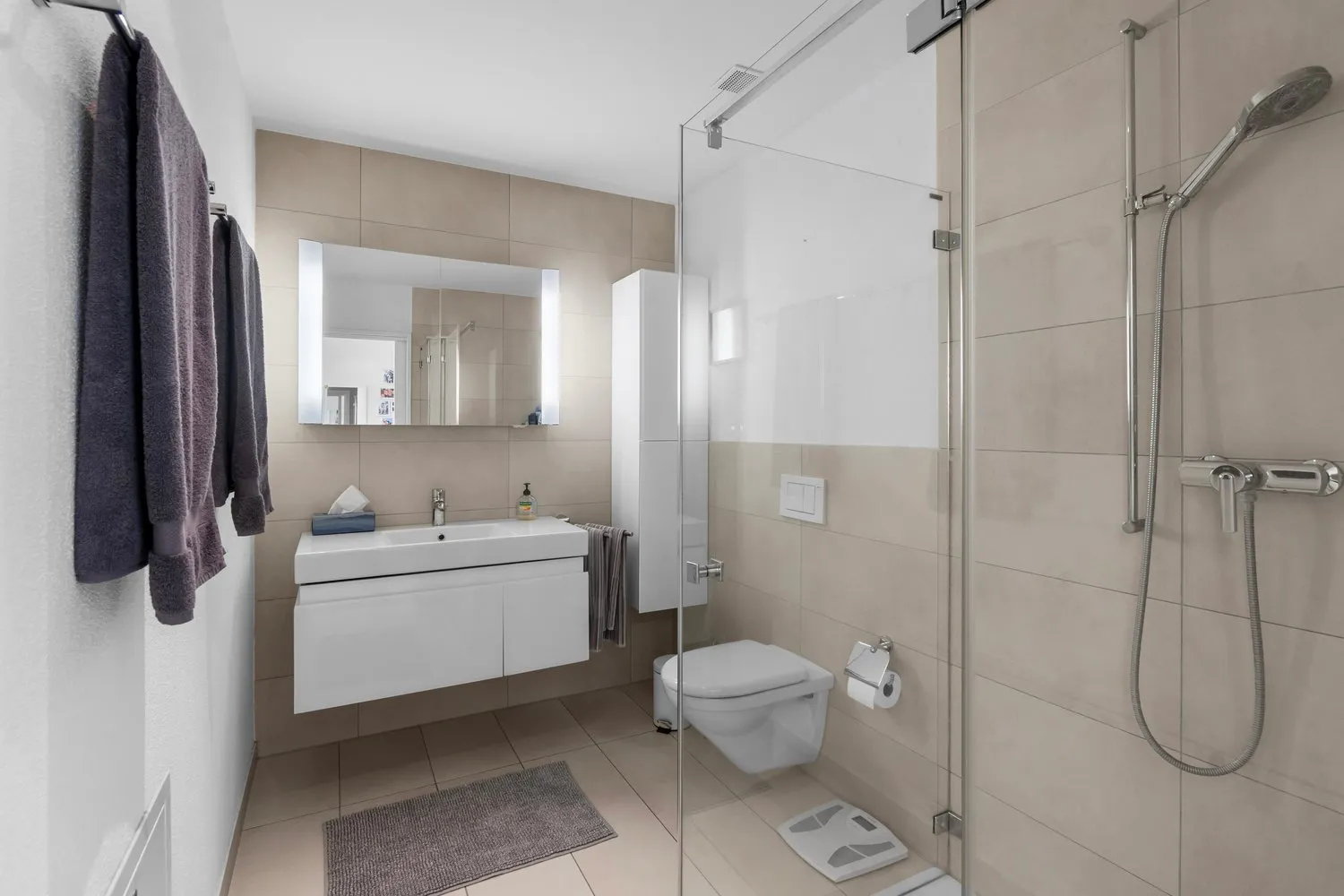 Stilvolle 2,5-Zimmer-Wohnung – im Preis inkl. Parkplatz, Hobbyraum und grossem Kellerabteil