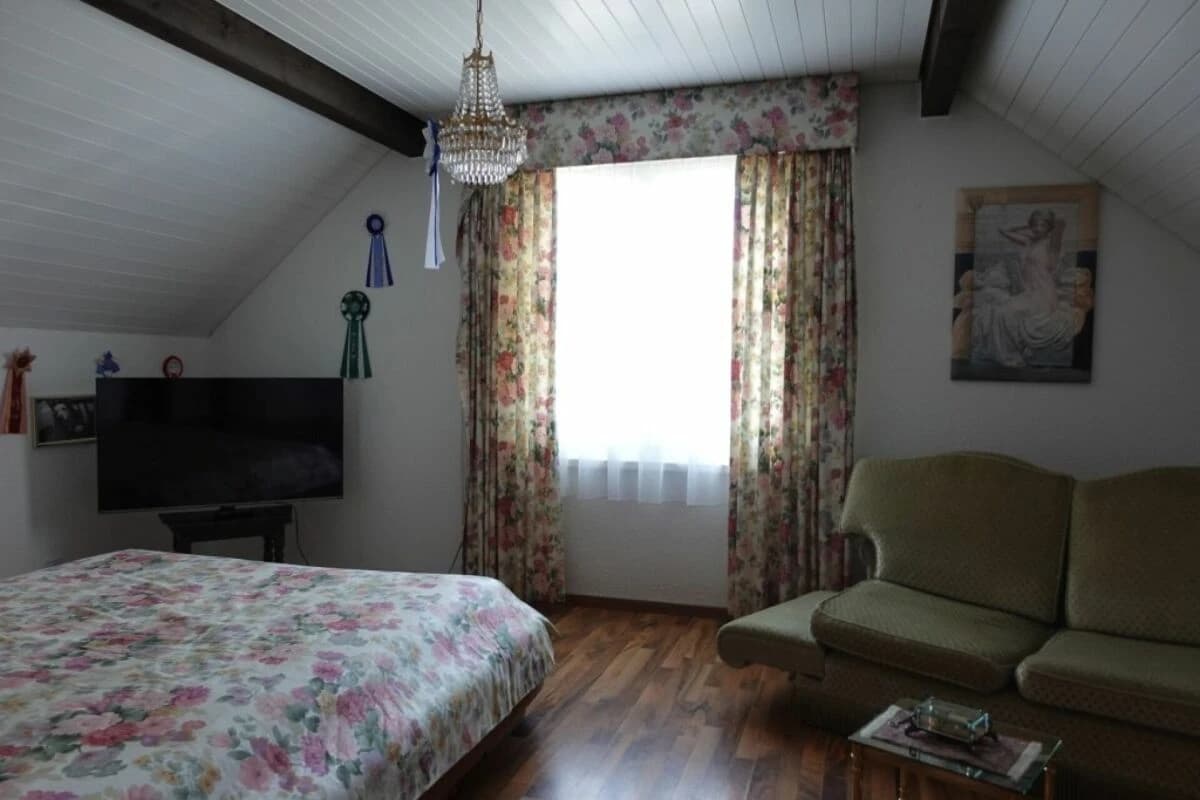 Einfamilienhaus mit grossem Garten