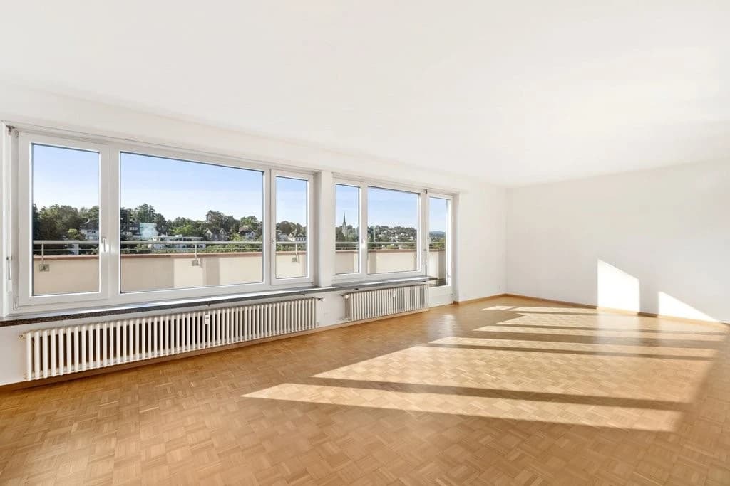 Suchen Sie eine zentrale Attikawohnung mit Dachterrasse?