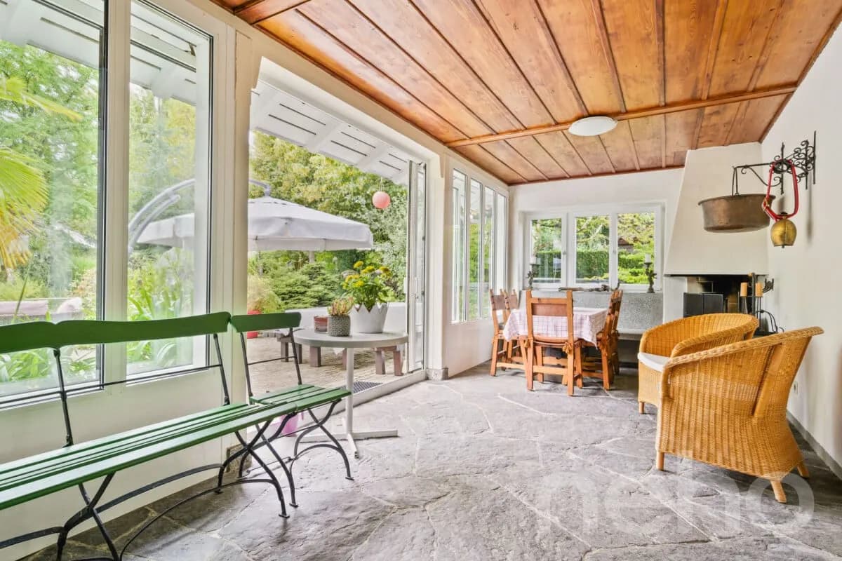 Landhausvilla mit viel Raum: wohnen, arbeiten und geniessen nahe Basel