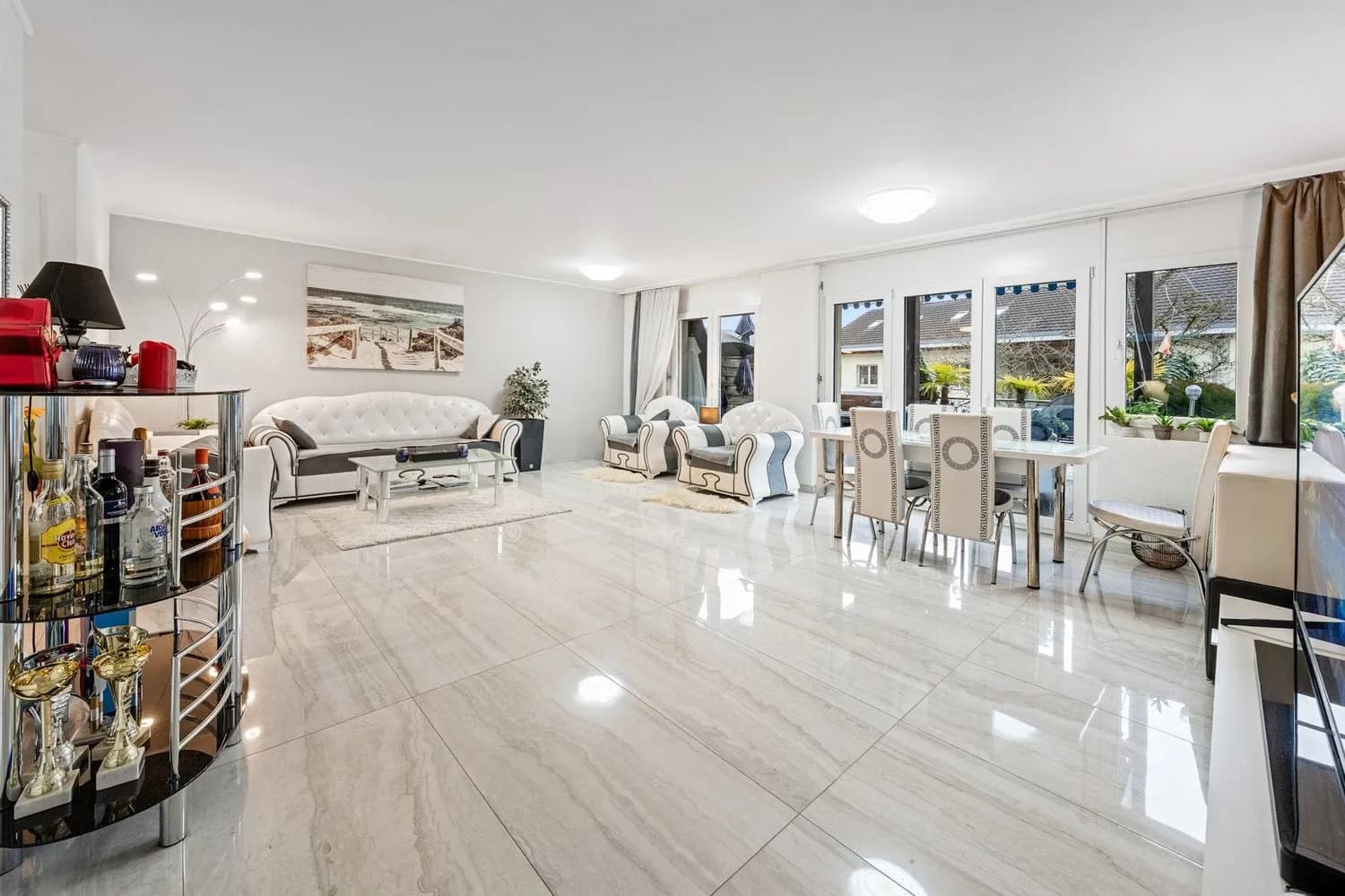 Greppen: 5.5-Zimmer-EG-Wohnung mit 35 m² Terrasse kaufen