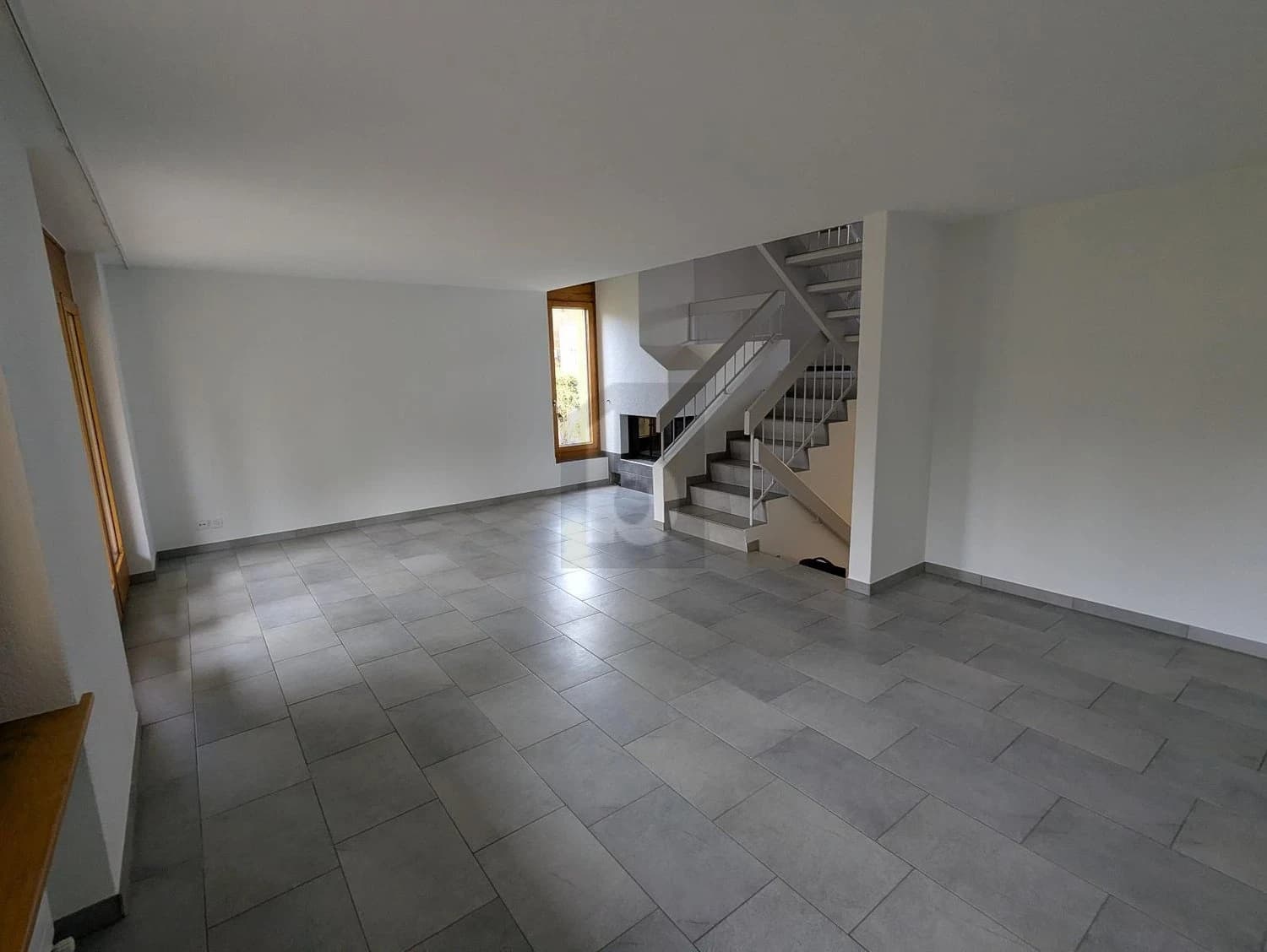 RAUMWUNDER, GUT BESONNT UND RUHIG