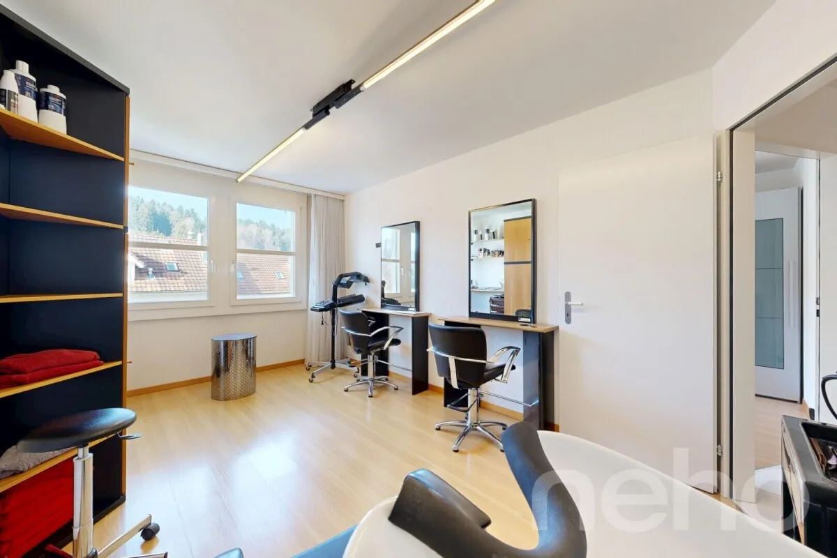 Gepflegtes 5.5-Zimmer-Reihenmittelhaus in Stallikon