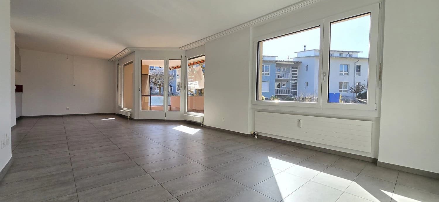 Frisch renovierte 4.5 Zi.-Wohnung direkt neben Kindergarten- & Grundschule