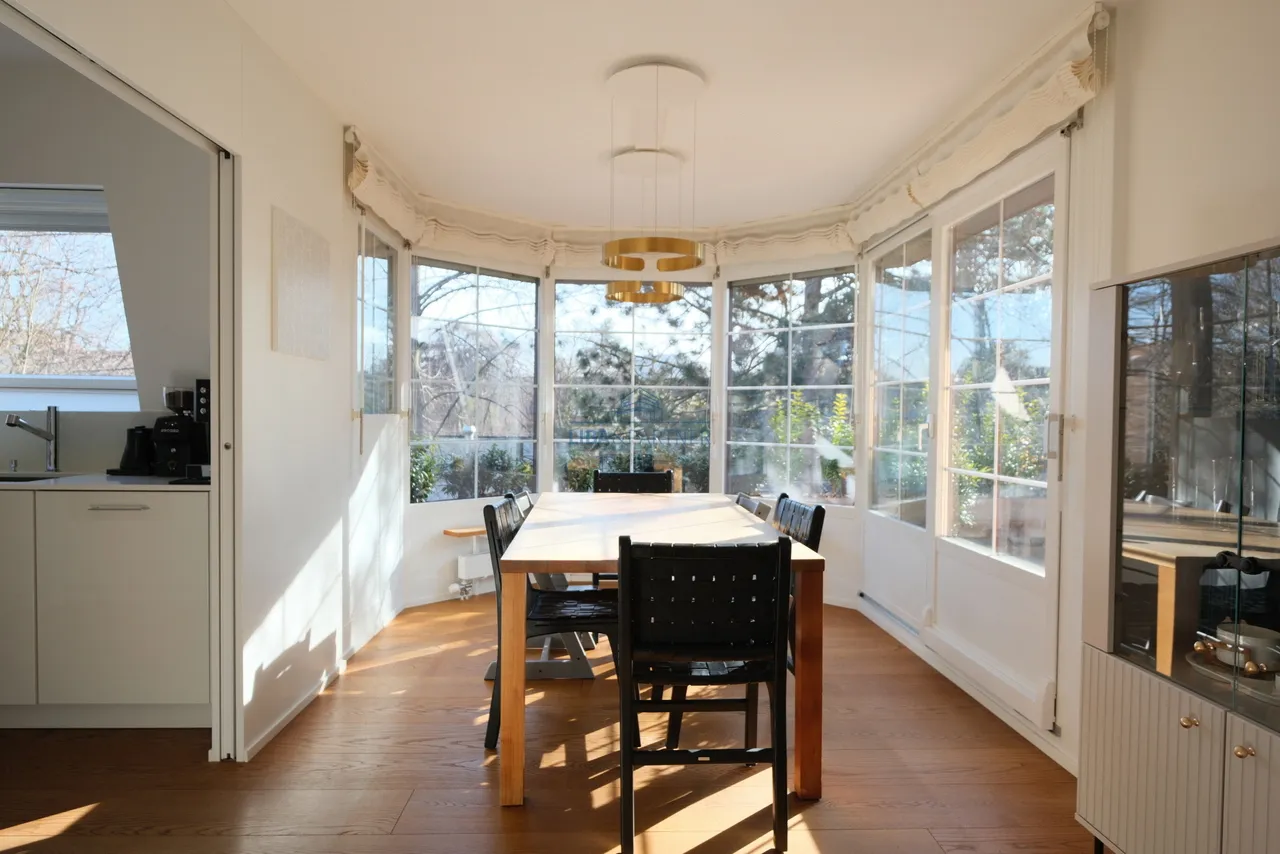 Stilvoll saniert & voller Charme - Exklusive Attikawohnung im Gellert