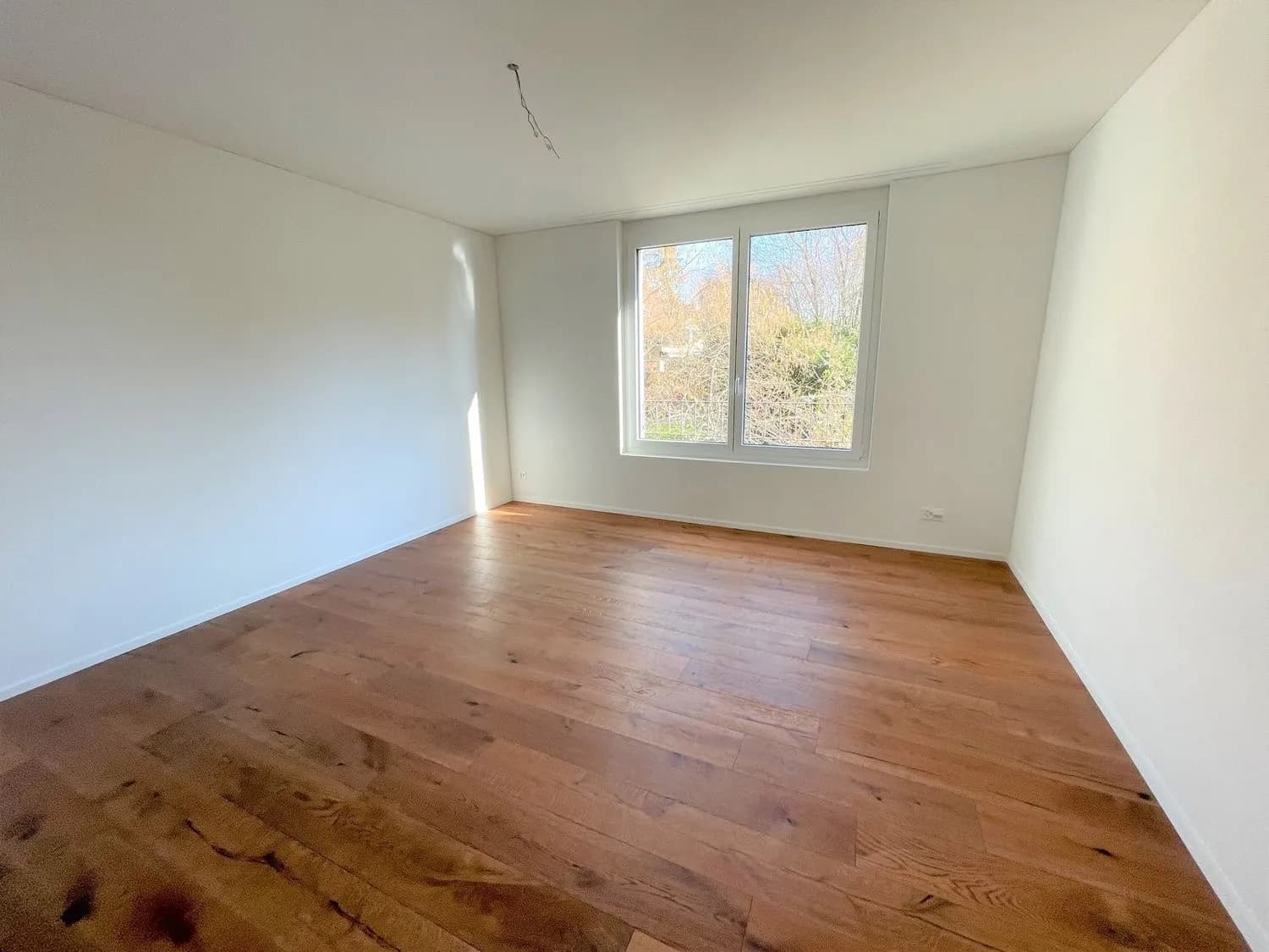 Grosszügige und moderne 4.5 Zimmer Wohnung im 1. OG