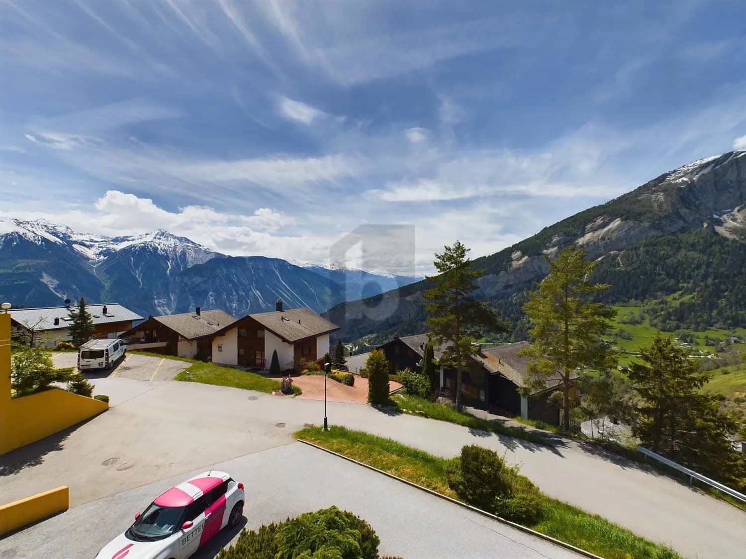 HERRLICHES PANORAMA VON DER SONNE VERWÖHNT