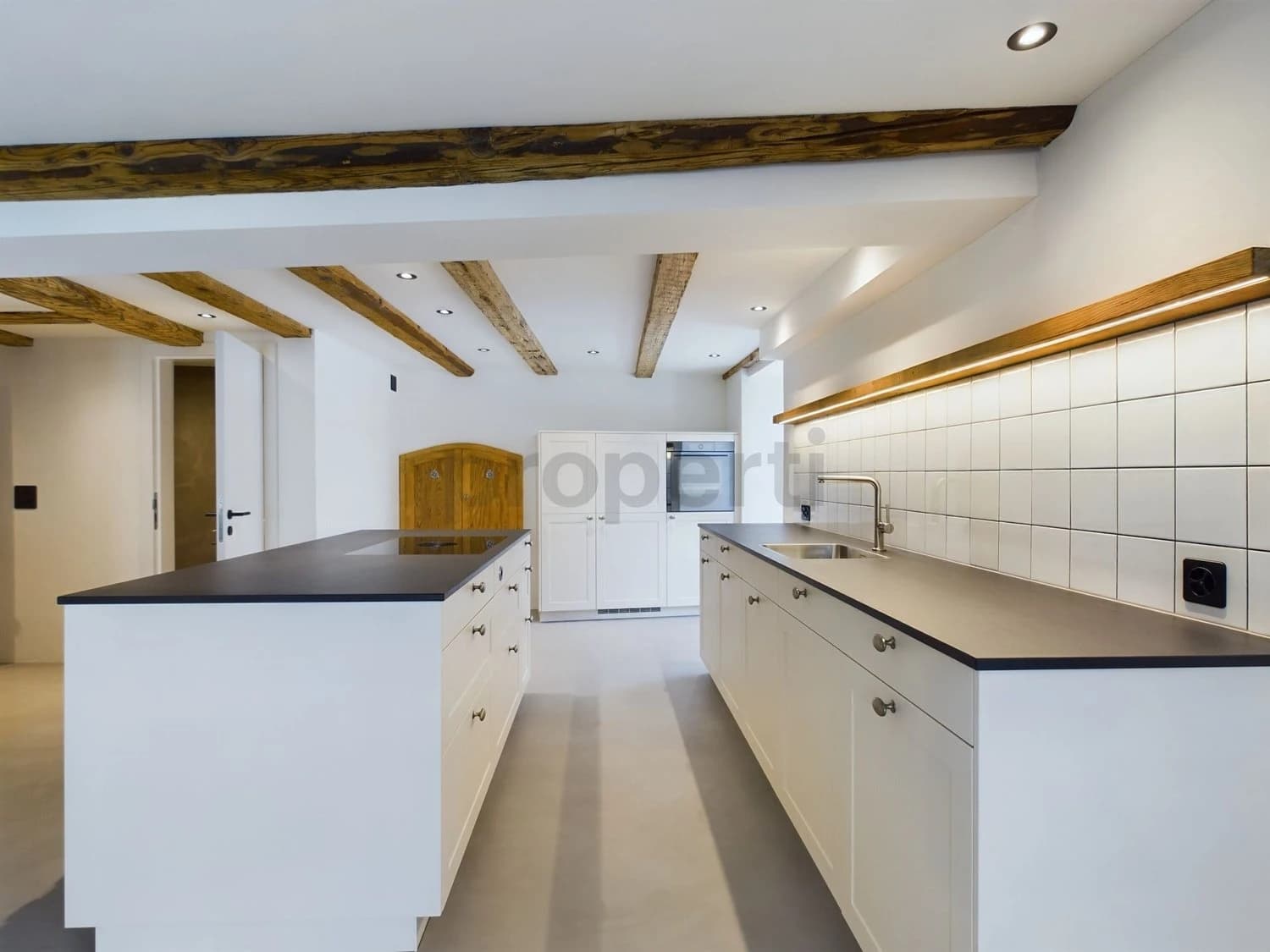 Exklusive Doppelhaushälfte mit sonnigem Sitzplatz