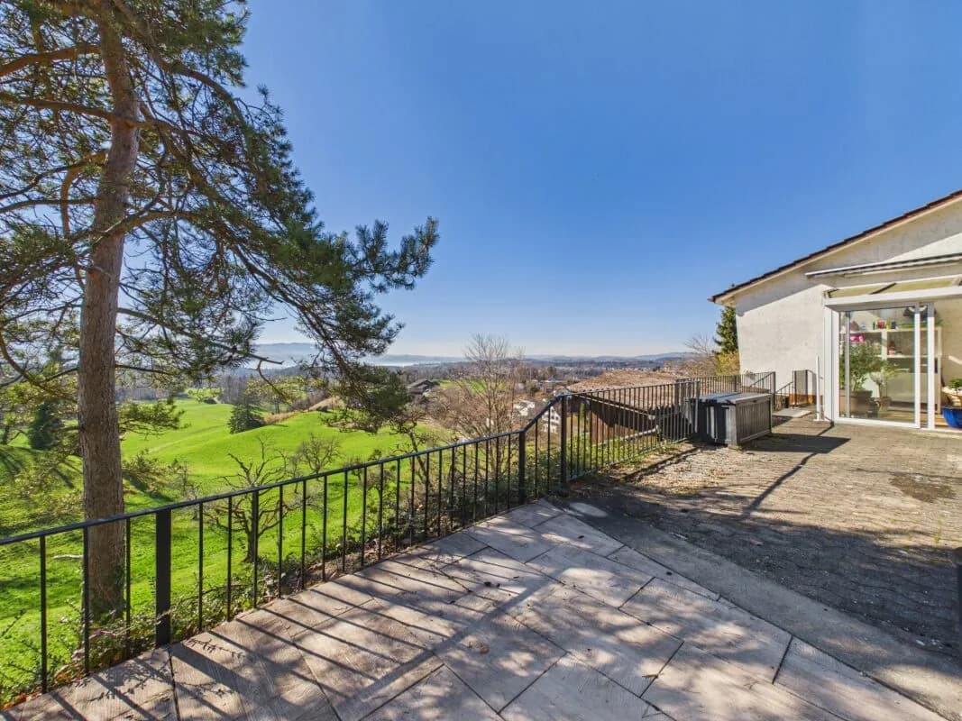 TRAUMHAFTE WEITSICHT IN RUHIGER LAGE