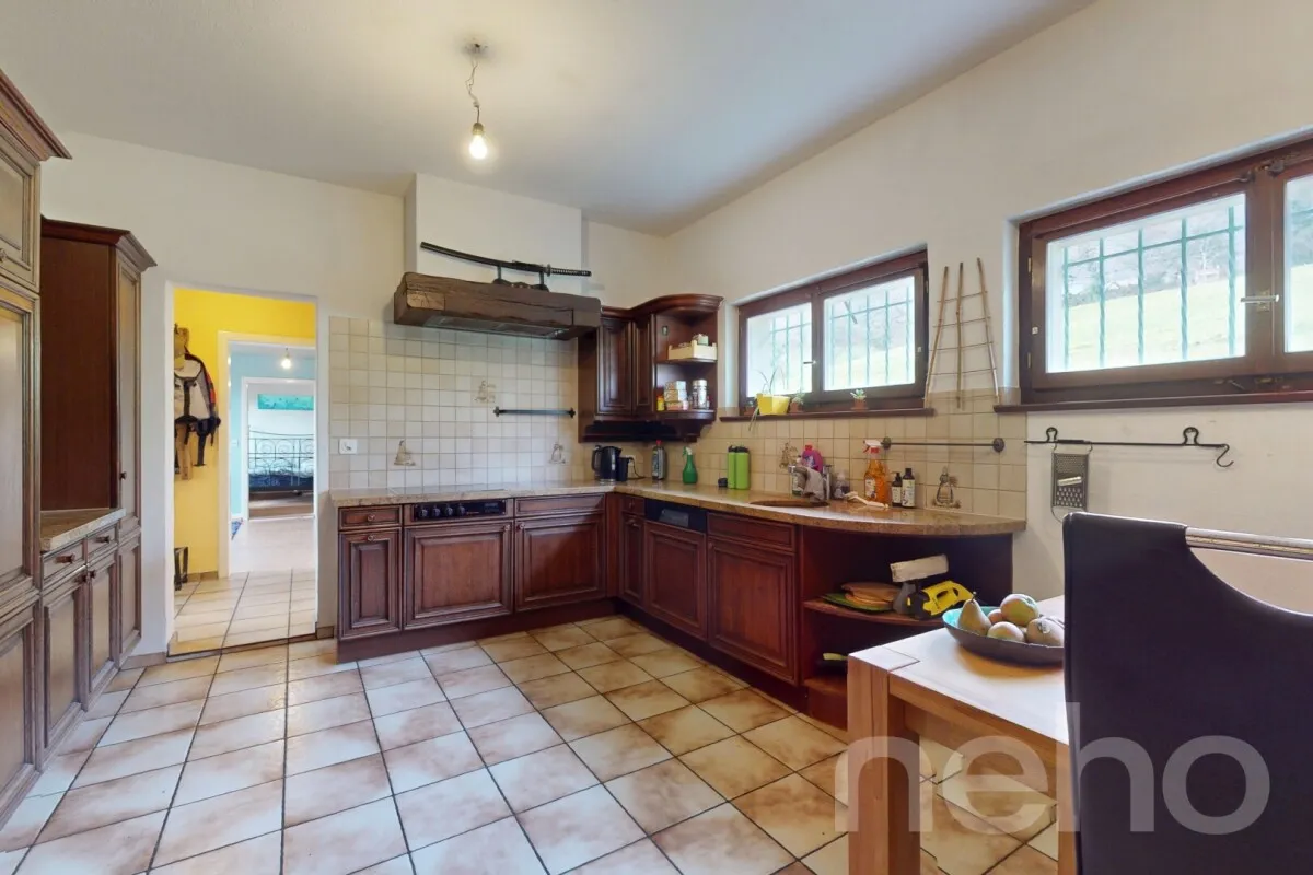 Charmante 10-Zimmer Villa mit Einliegerwohnung