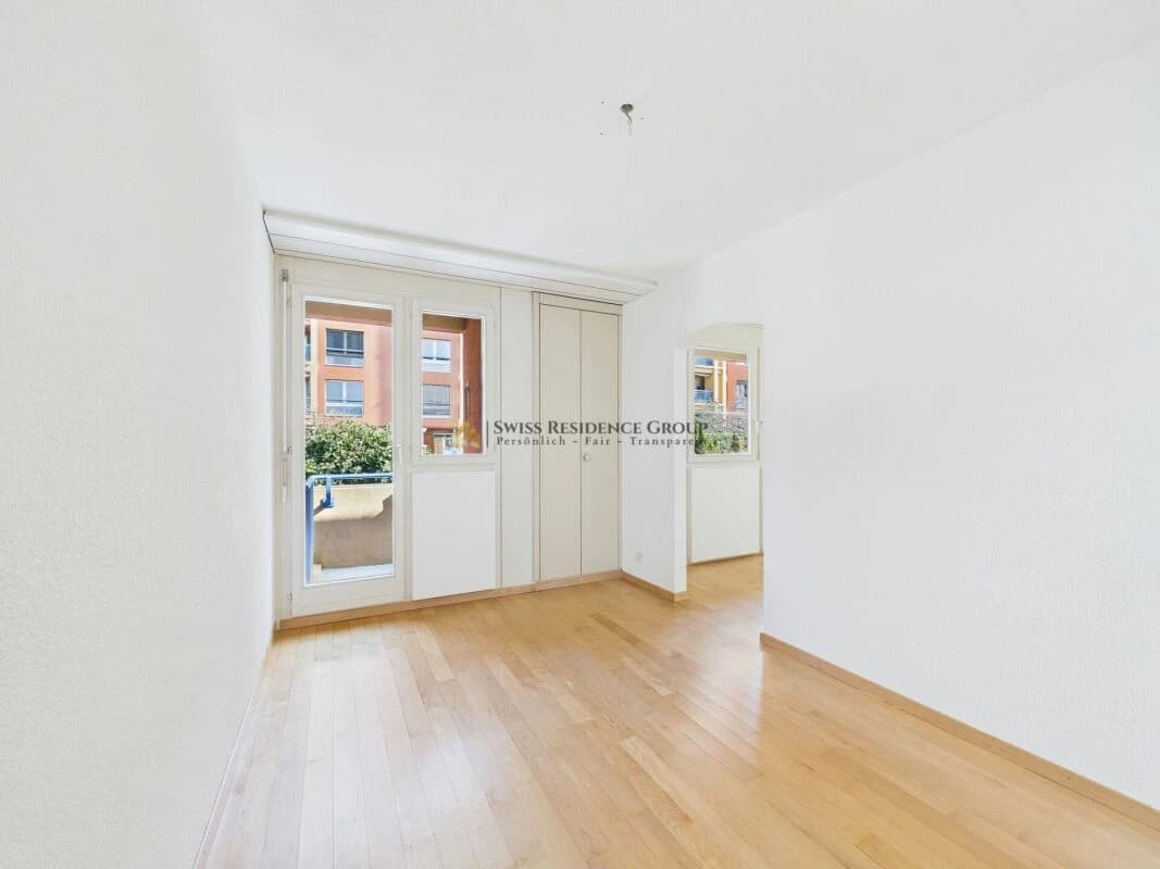 Sonniges 7.5-Zimmer Reihen-Einfamilienhaus mit Garten, Balkon und Bergsicht