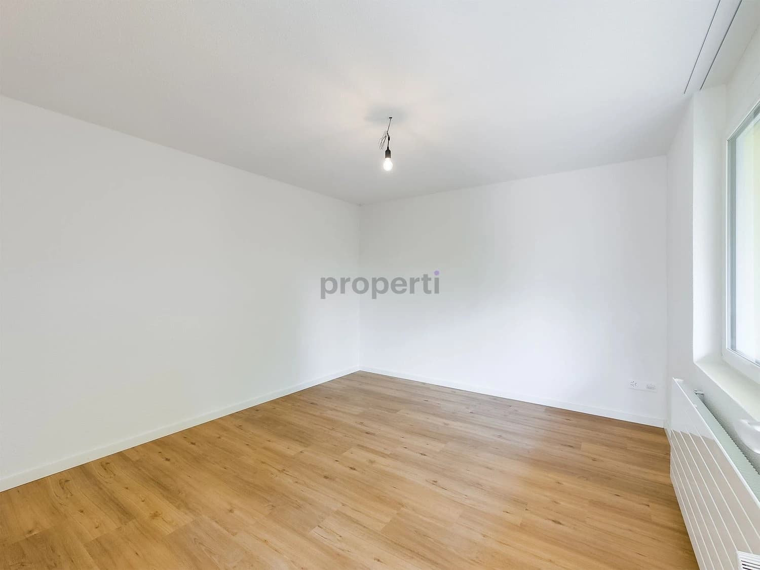 Leben wie im Einfamilienhaus - ruhig gelegene, moderne 3.5 Zimmer Wohnung mit eigenem Gartensitzplatz