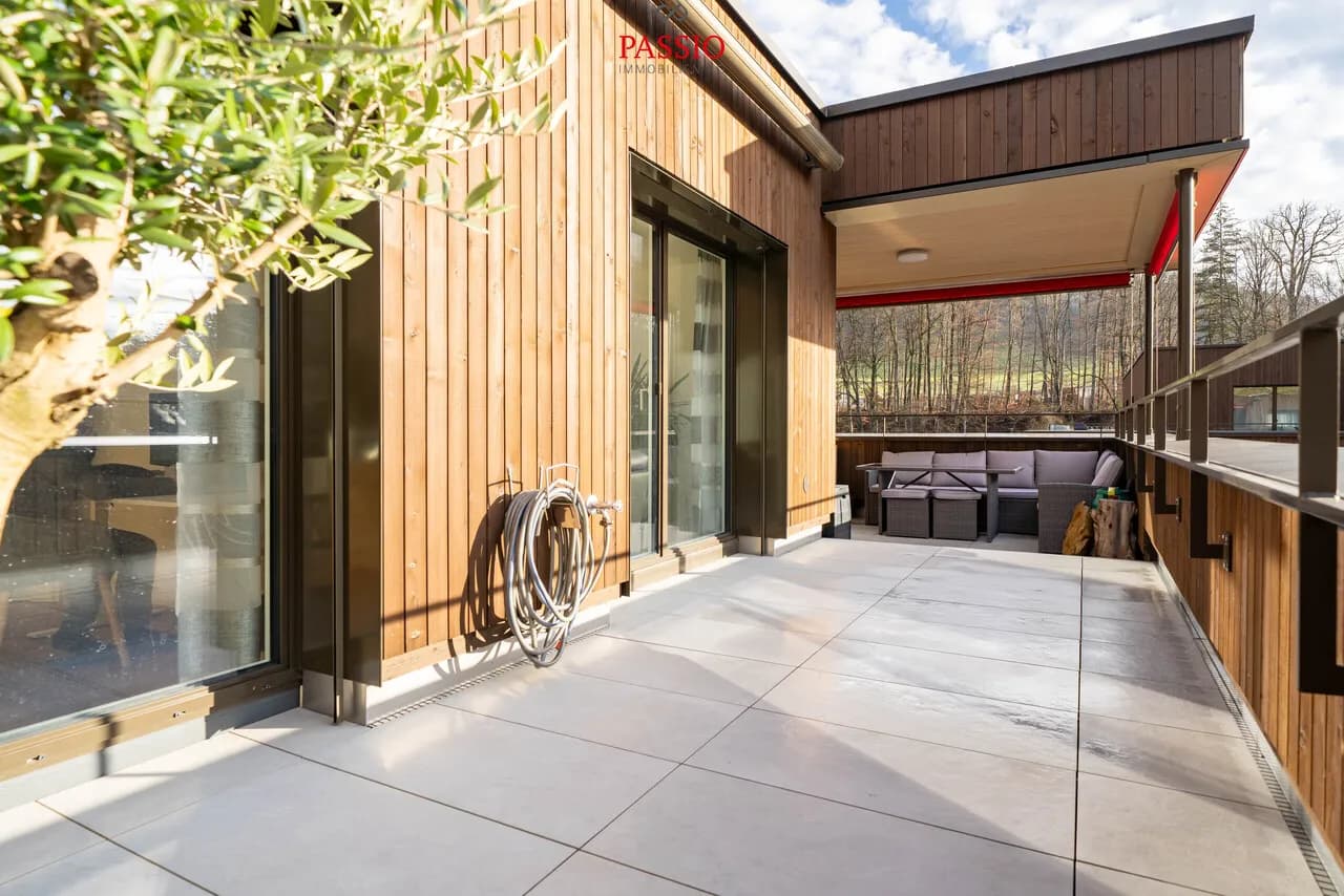Moderne 3.5-Zimmer-Attikawohnung mit grosser Terrasse & Weitsicht