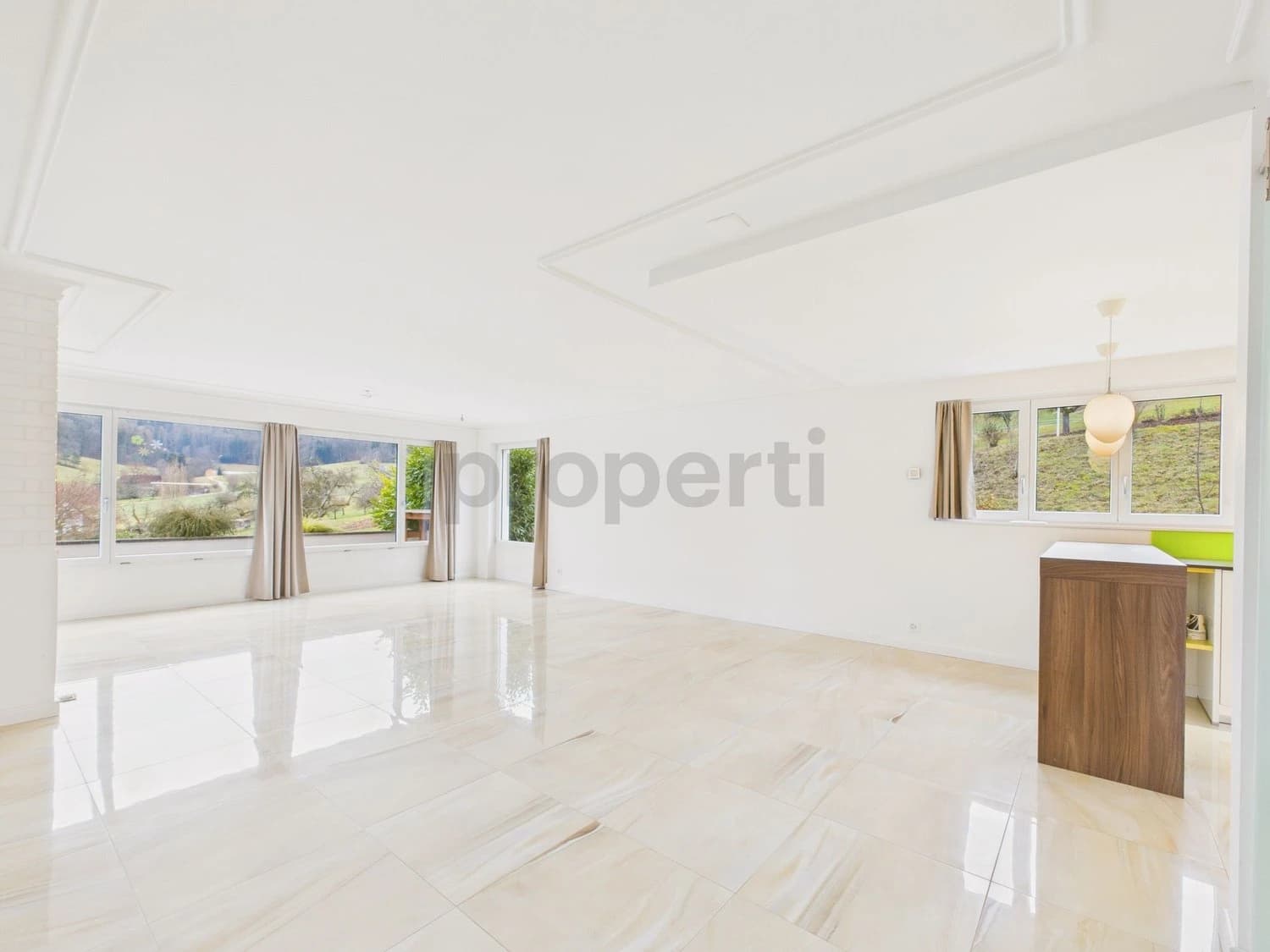 Grosszügiges Einfamilienhaus mit vielseitigem Nutzungskonzept in Weiach