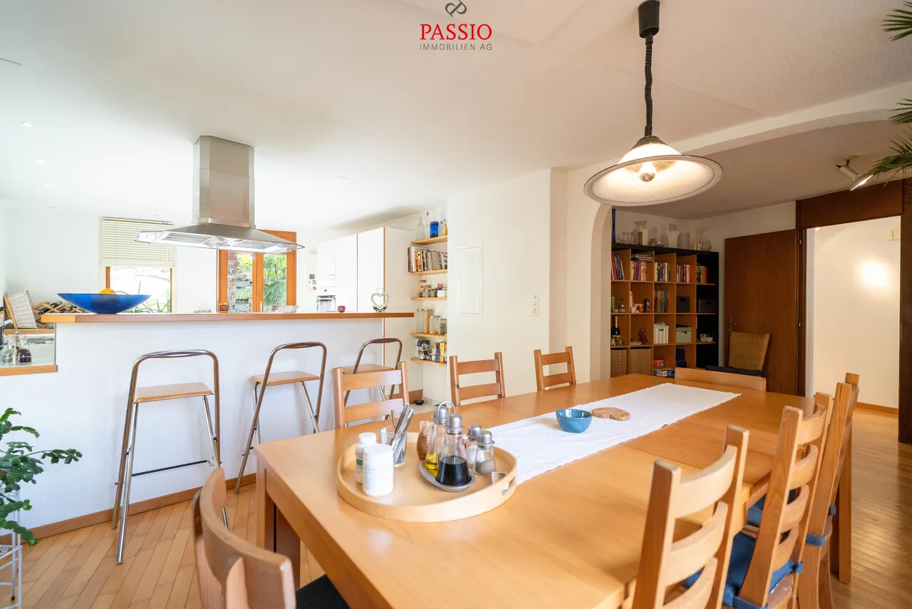 Grosses 10-Zimmer Reiheneckhaus mit Gartenparadies an Top Lage