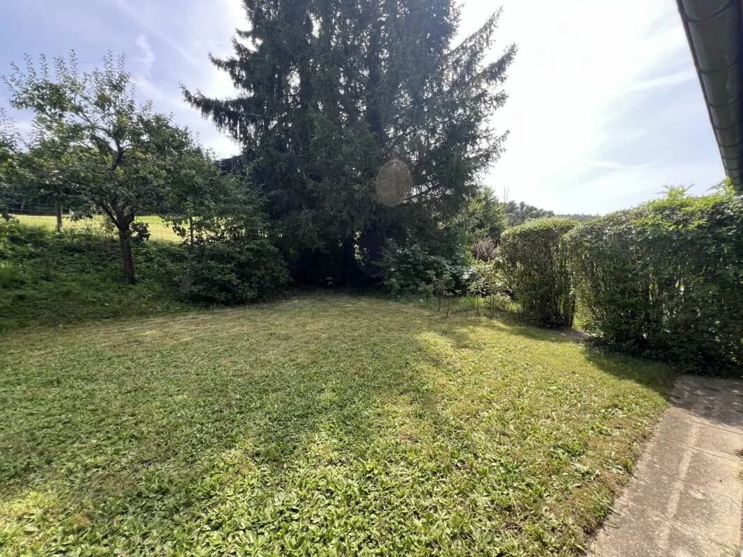 Freistehendes Einfamilienhaus mit Einliegerwohnung