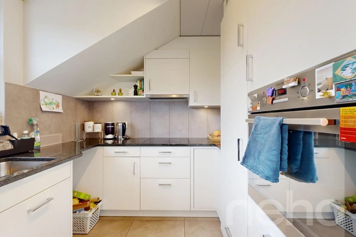 Preiswerte Dachwohnung an ruhiger Lage