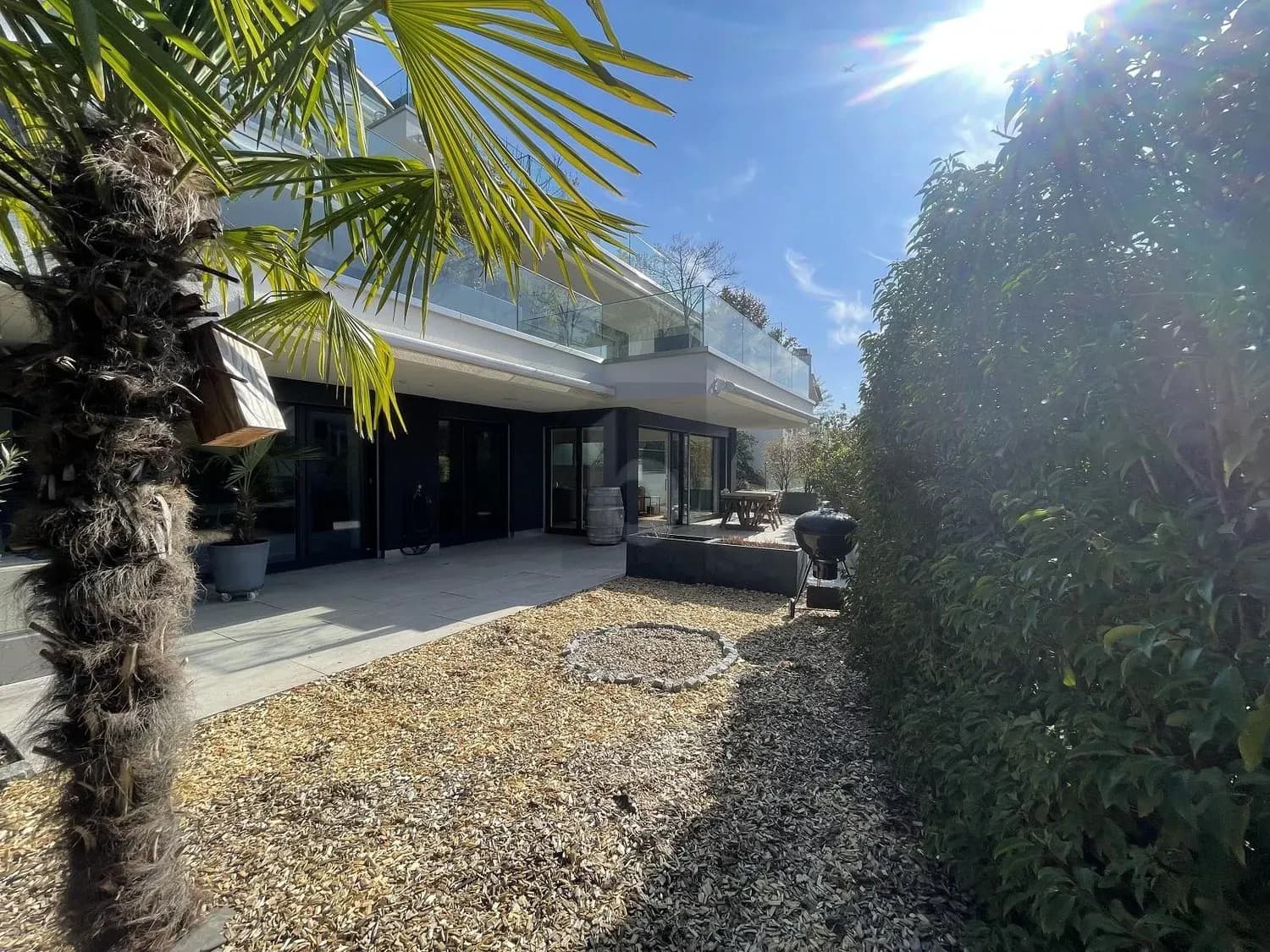 EXKLUSIV, RUHIG UND MIT GROSSER TERRASSE