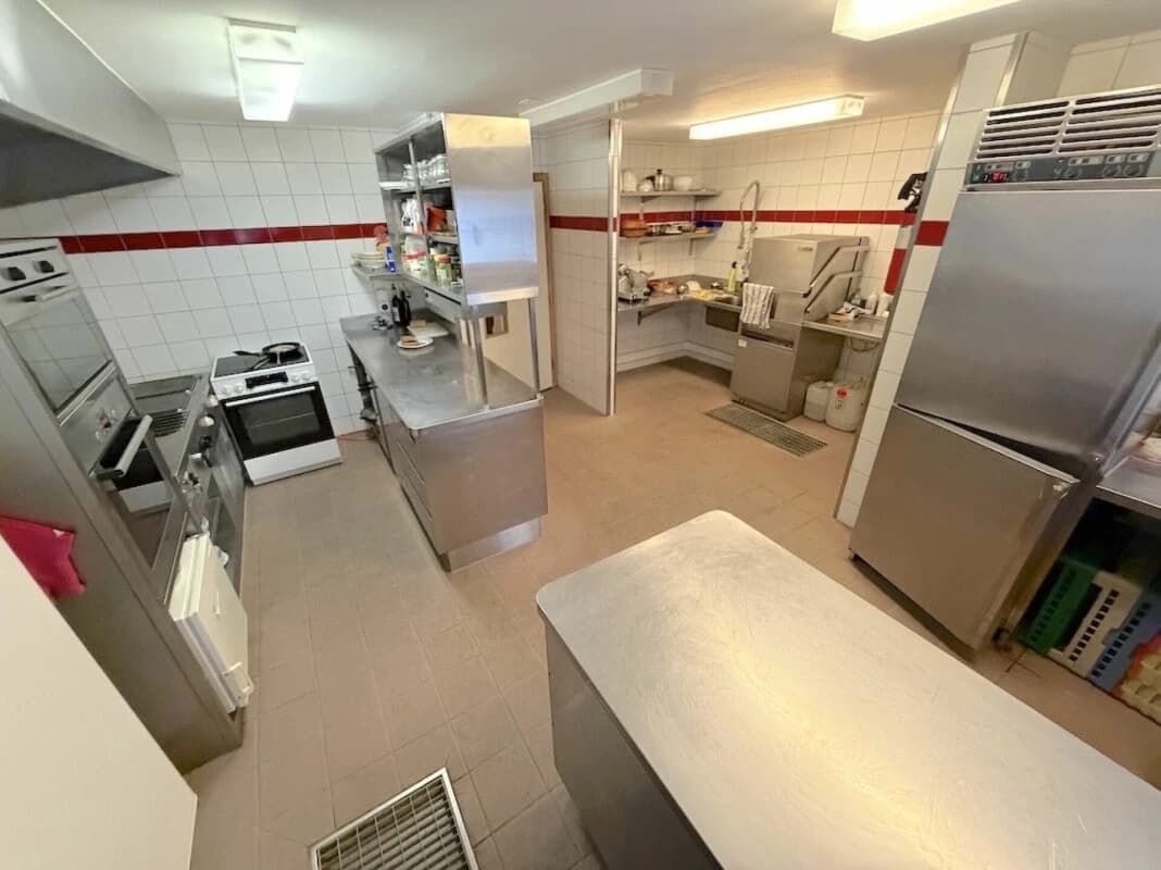 Schönes Gasthaus mit Wohnung und Gäste Wellness Zimmer zu verkaufen