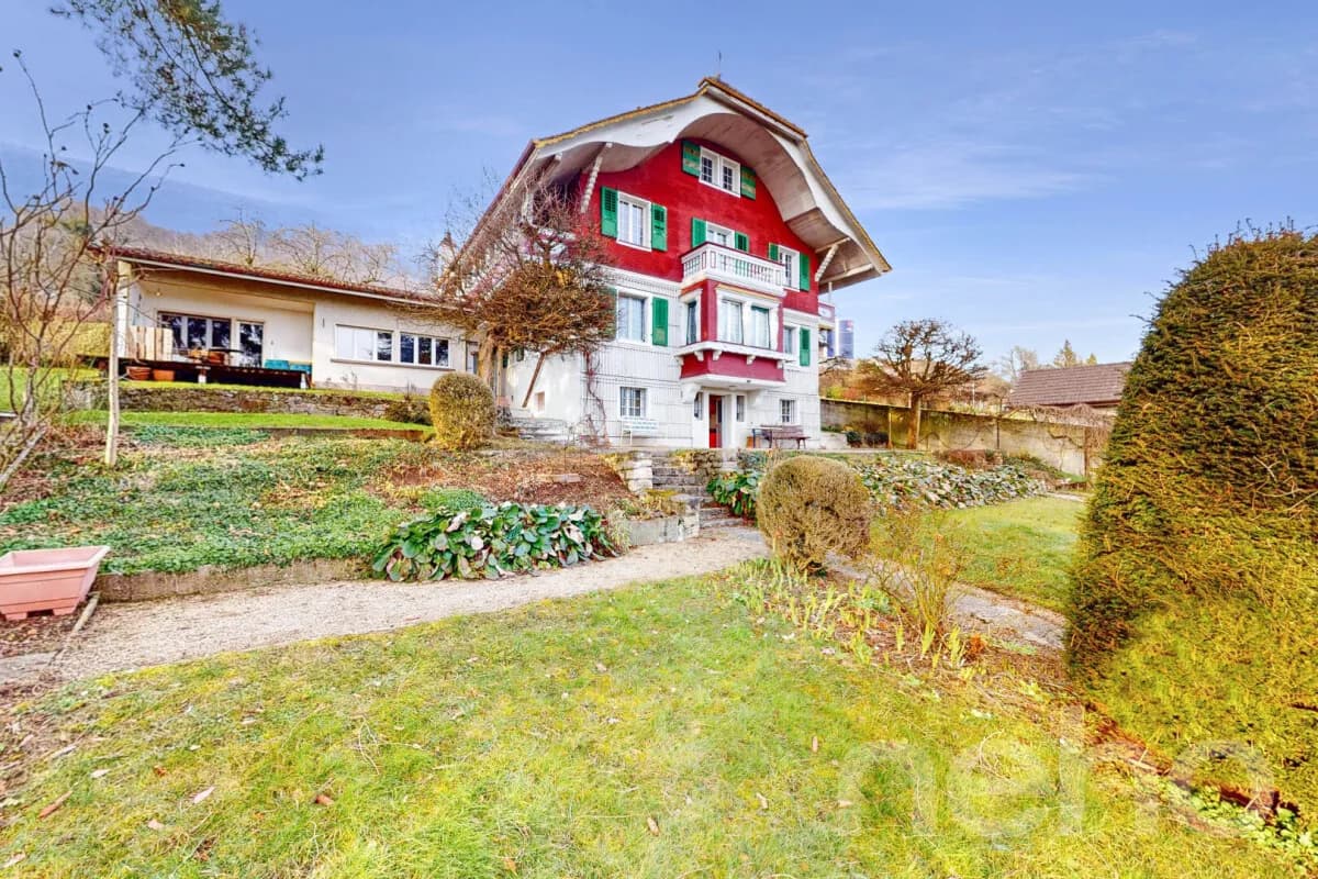 Charmante 10-Zimmer Villa mit Einliegerwohnung