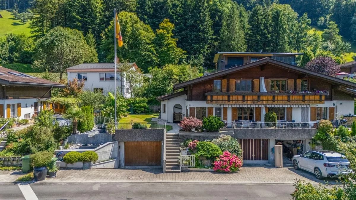 Doppeleinfamilienhaus mit atemberaubender Panoramaaussicht