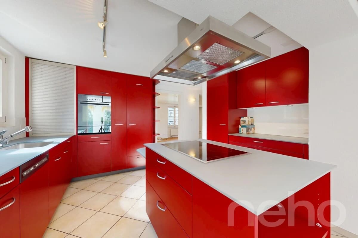 Grosszügiges Einfamilienhaus mit Garten im Zentrum