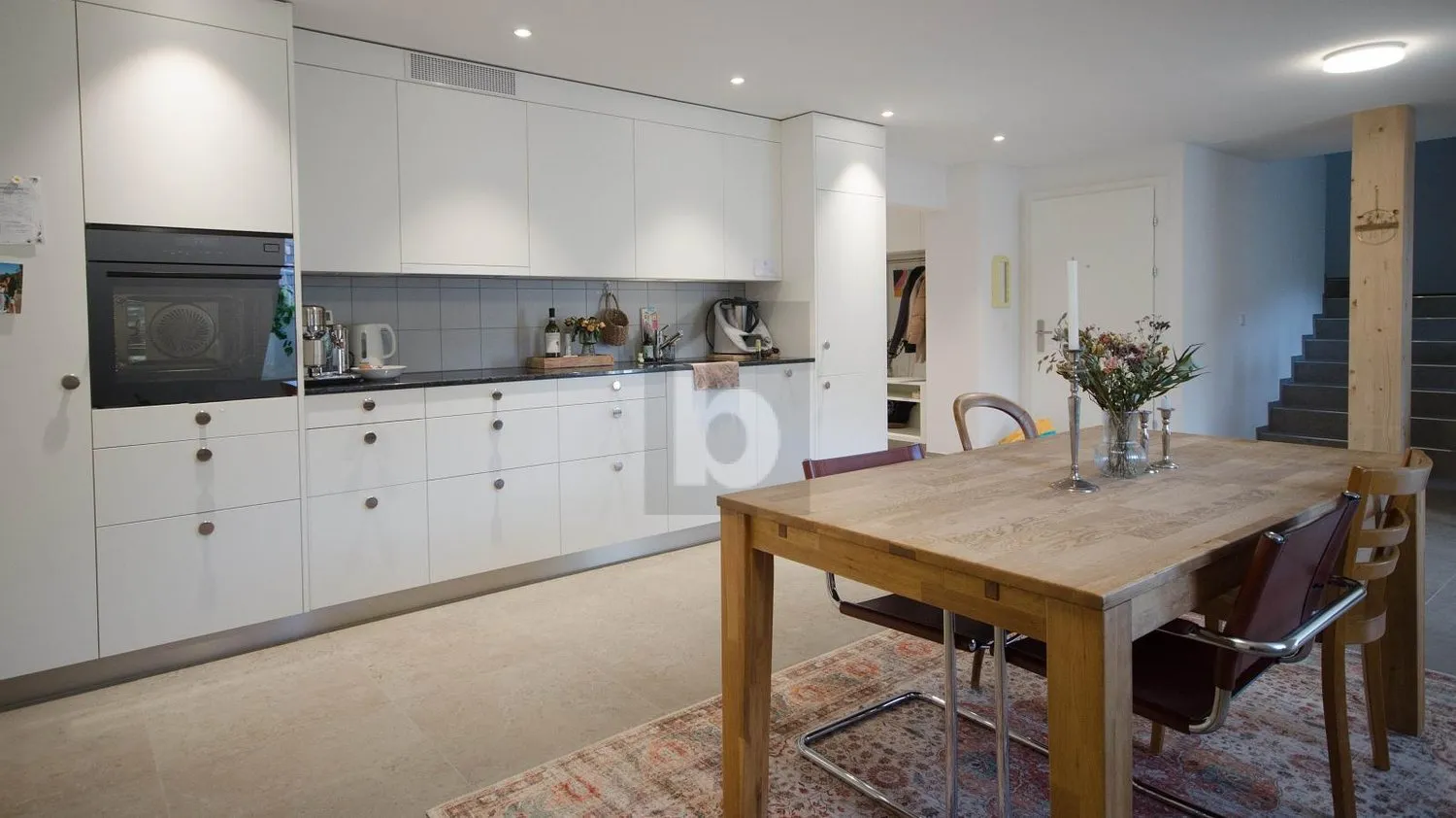 CHARMANT, SONNIG UND TOP-MODERN