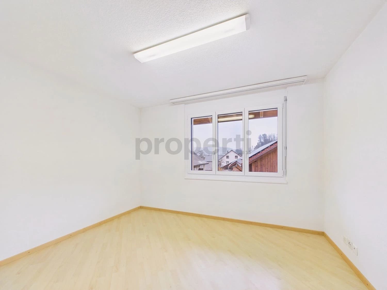 Modern 4.5-Zimmer-Maisonette mit Balkon, Teufenthal