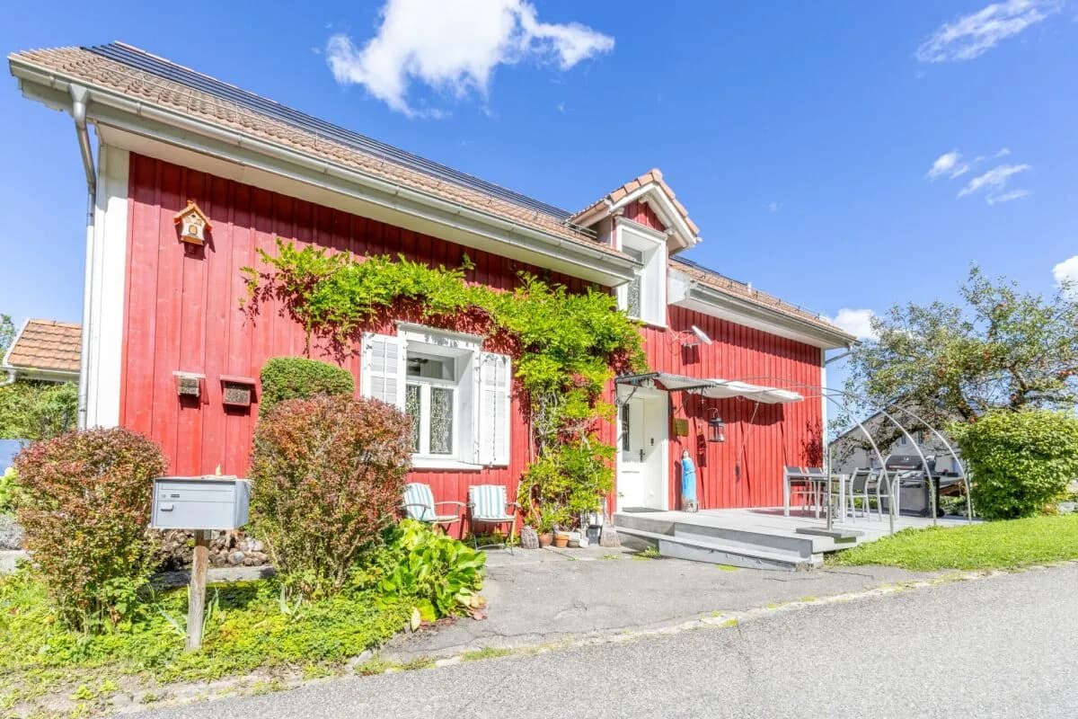 Historisches Juwel: 7-Zimmer-Einfamilienhaus mit vielseitigem Raumangebot