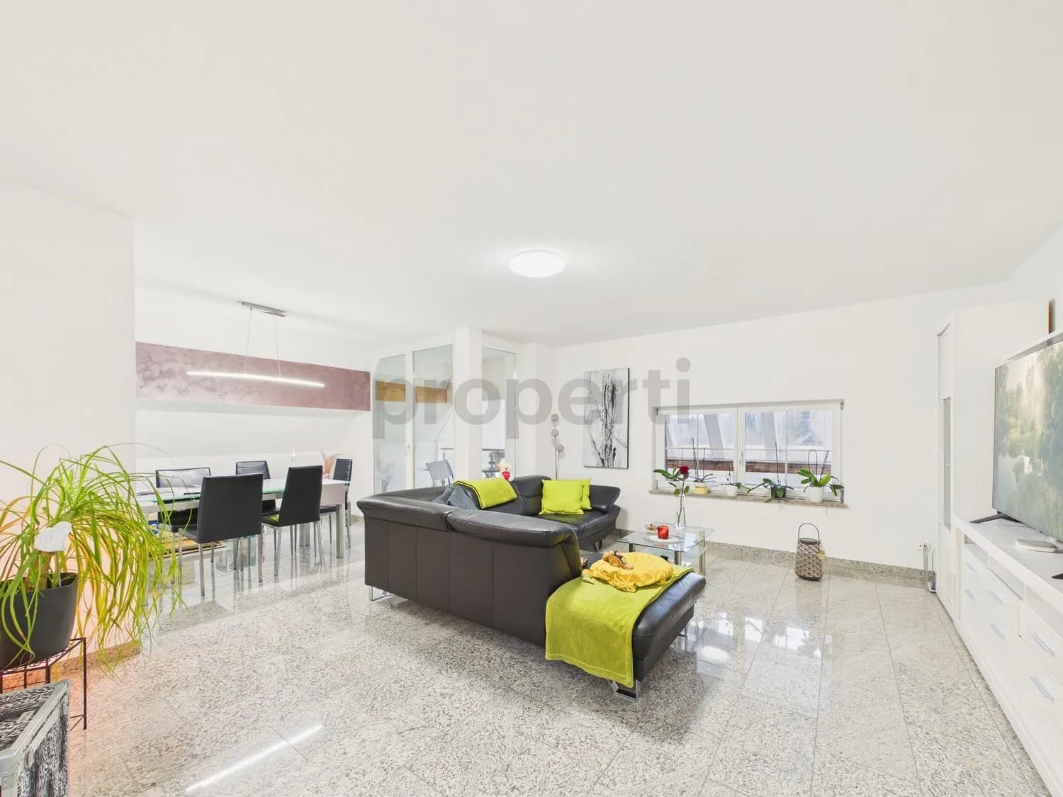 Renovierte 4.5-Zimmer Maisonette in historischem Bauernhaus mit Balkon, Rothrist AG