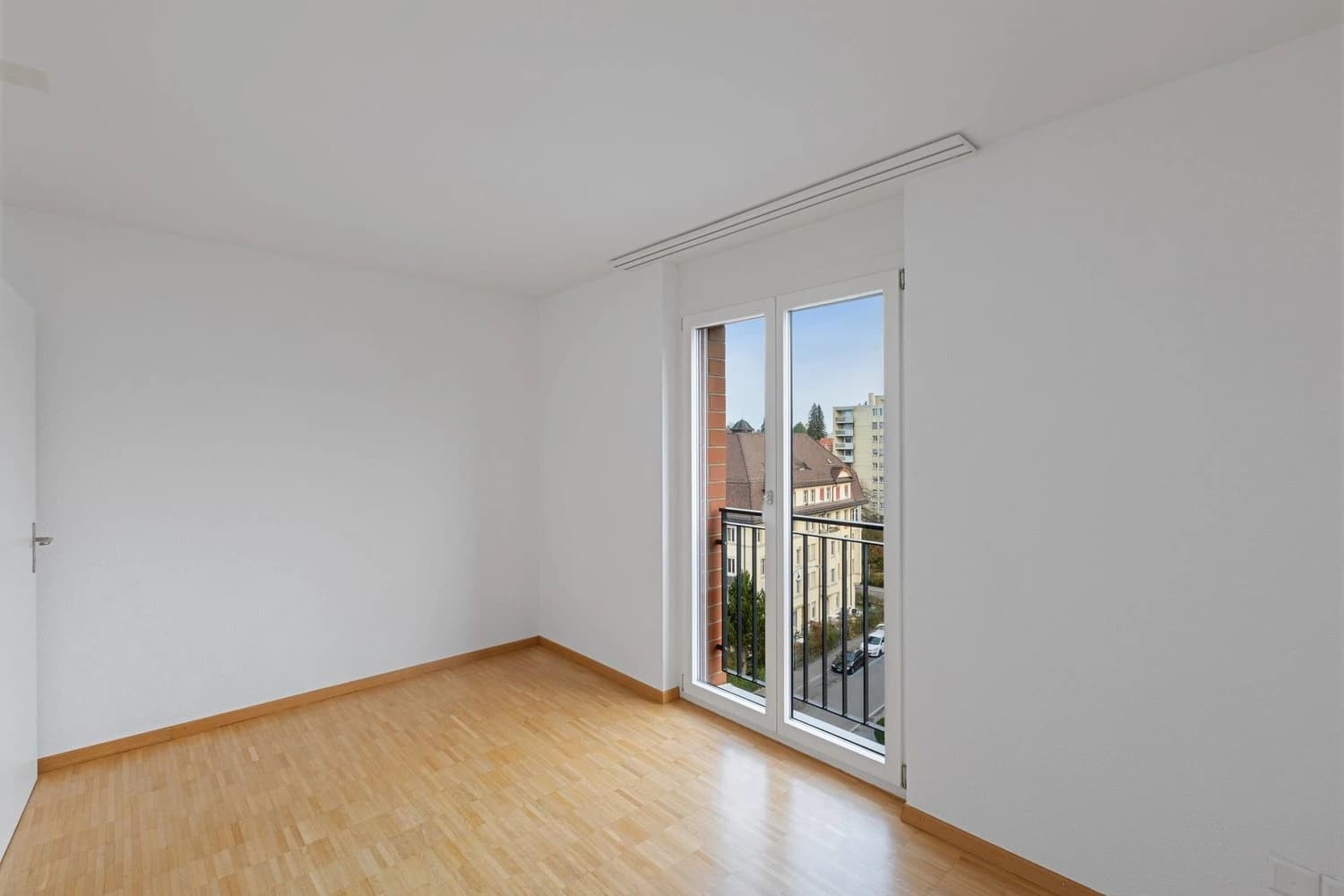 Grosszügige, moderne Wohnung mit Loggia