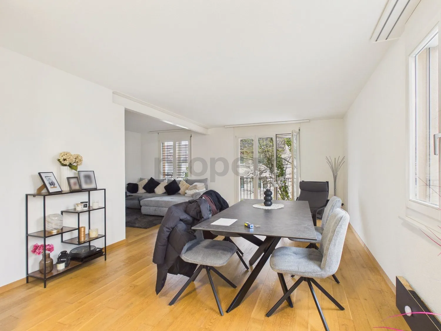 Helle 3.5-Zimmer-Wohnung mit Balkon