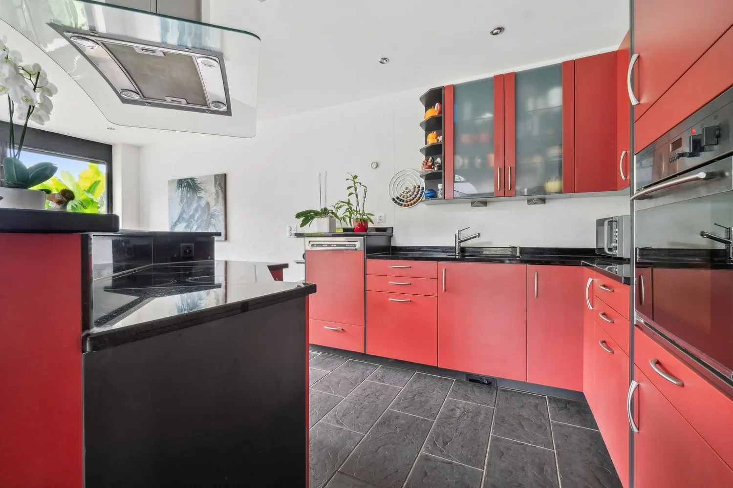 WOHNEN UND REITEN VEREINT - STILVOLLE DOPPELEINFAMILIEN HAUSHÄLFTE MIT ÜBER 6'000 m² GRUNDSTÜCK