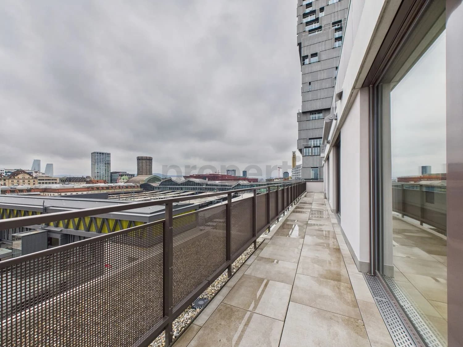 Moderne 3.5-Zimmer-Wohnung mit Balkon, Basel