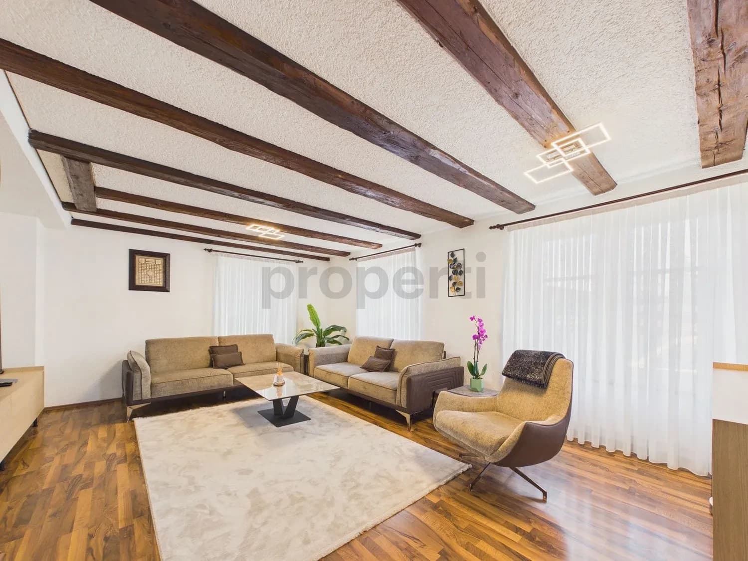 Charmante 4.5-Zimmer-Wohnung mit praktischem Keller, Bürglen