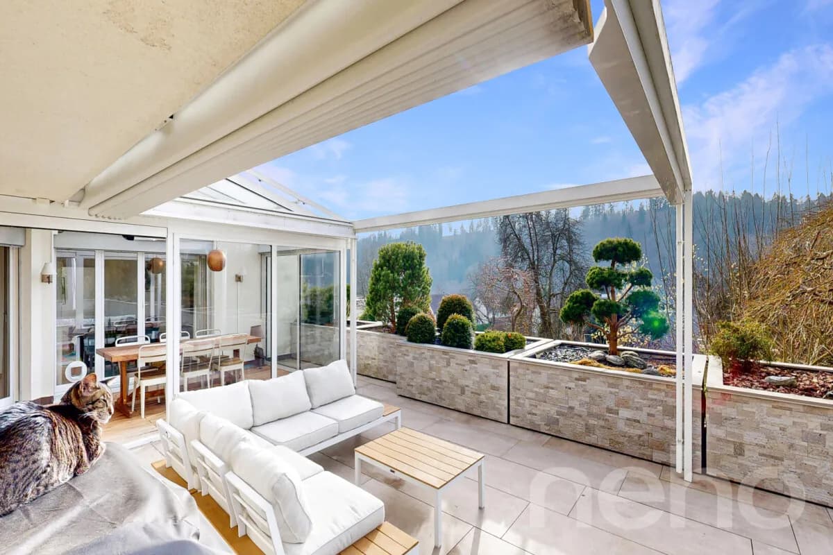 5.5-Zimmer-Gartenwohnung mit grossem Privatgarten und Hobbyraum