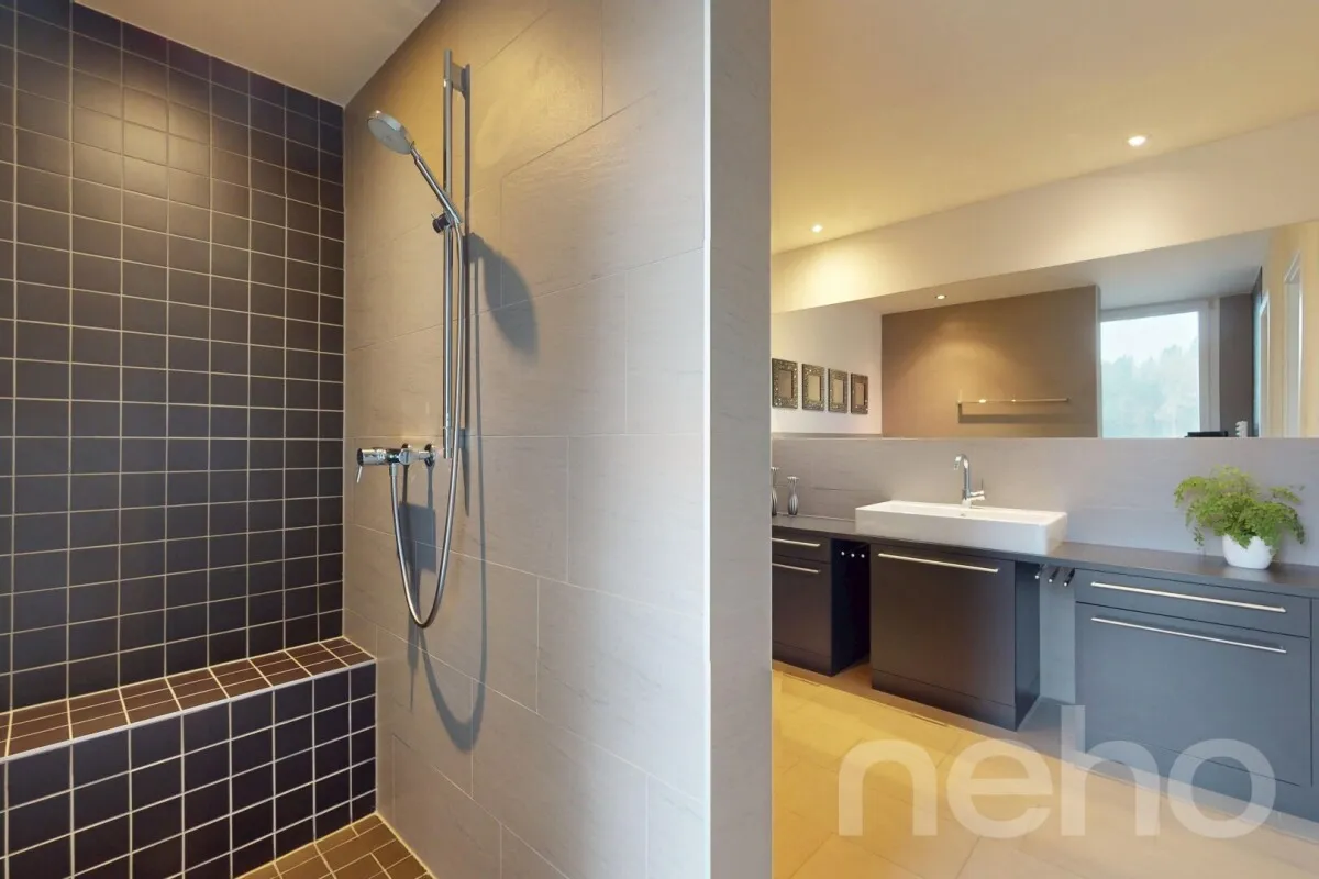 Grosszügiges Doppel- oder Einfamilienhaus mit traumhafter Aussicht