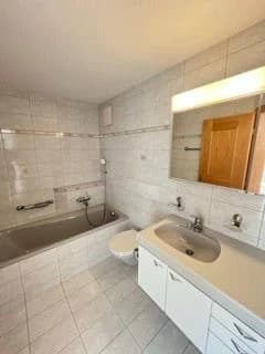 Neu renovierte 5.5-Zimmer-Wohnung mit Balkon, Gommiswald