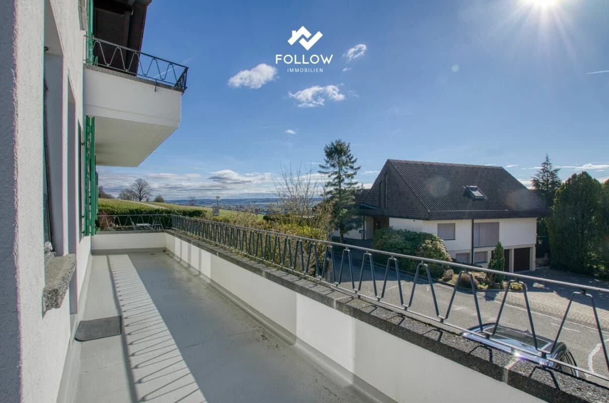 Wohnen mit Weitblick, Zweifamilienhaus an bester Hanglage