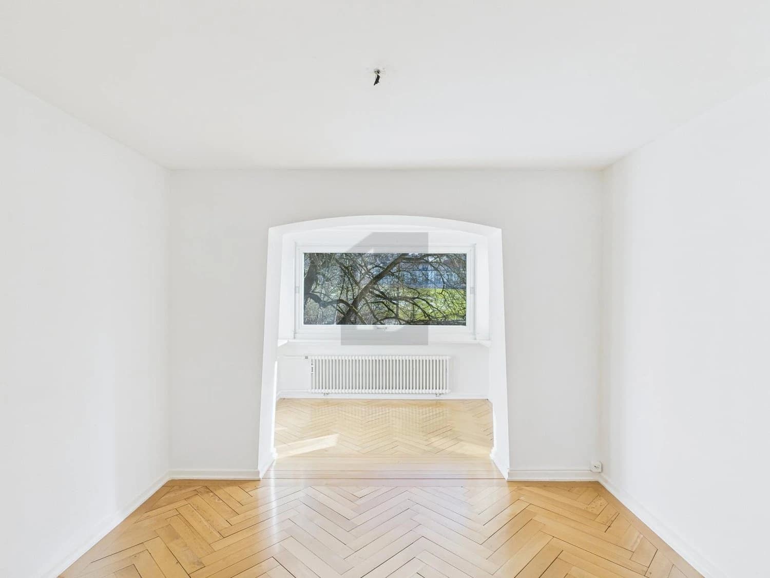 ZENTRAL, RUHIG, GRÜN UND LICHTDURCHFLUTET