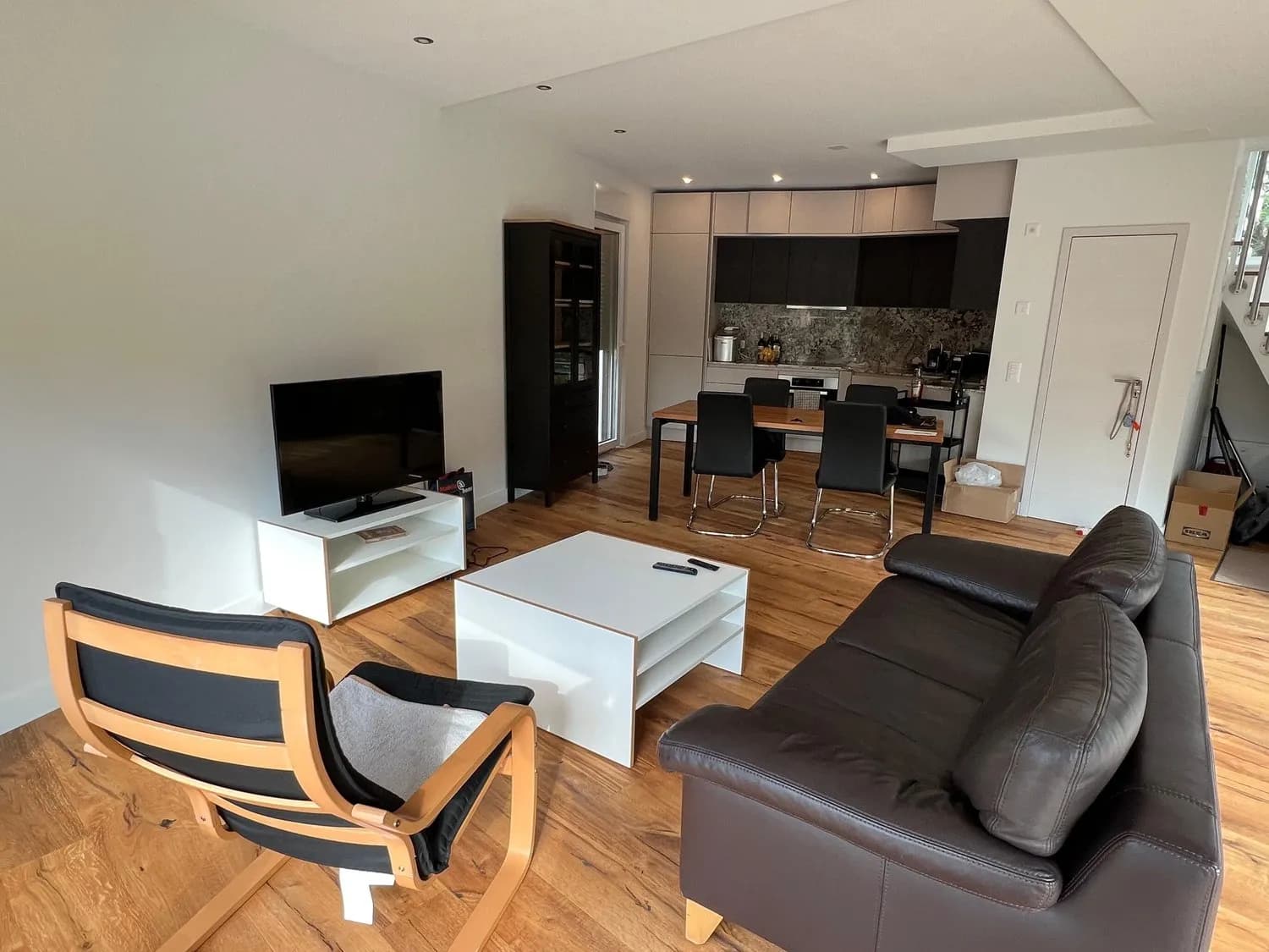 Moderne 2.5 Zimmer-Wohnung im idyllischen Rheinhaldenquartier