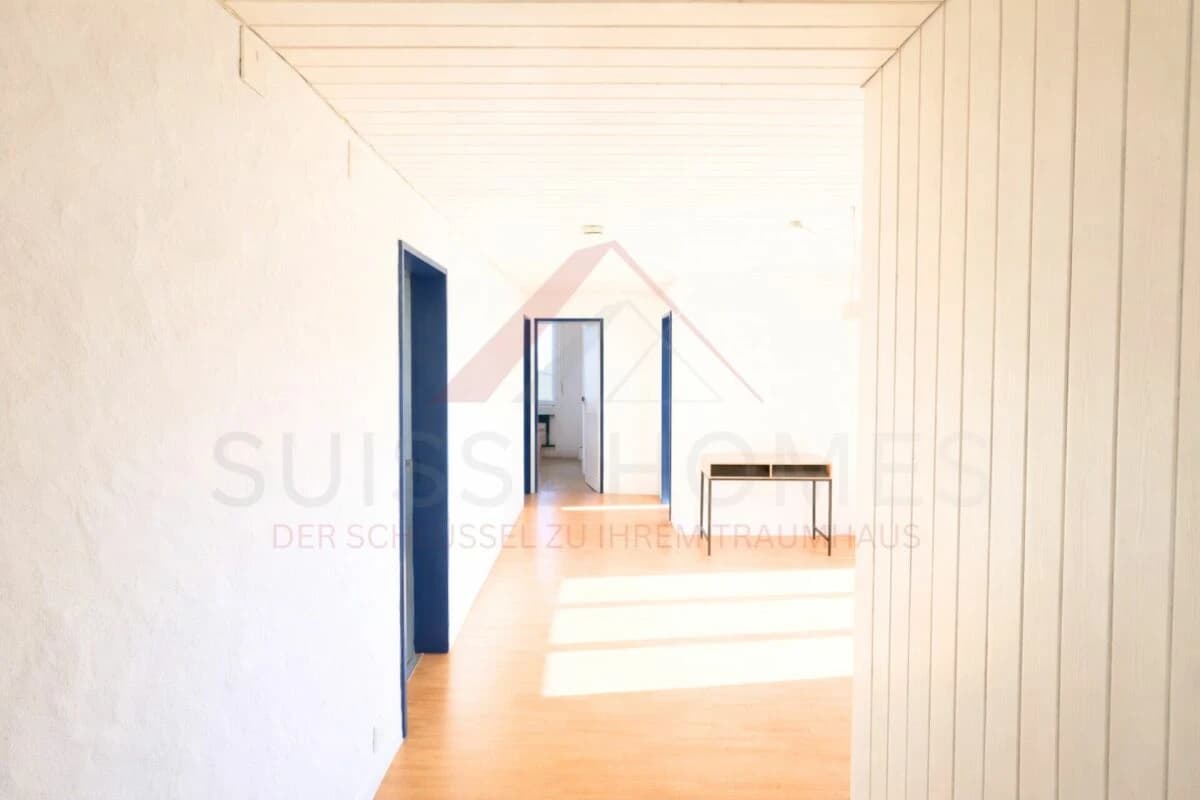 Grosszügiges Einfamilienhaus mit Seesicht und Pool