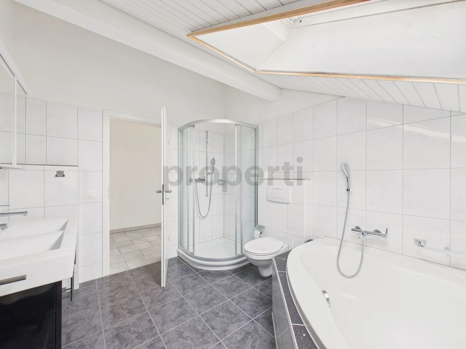 Stilvolle 4.5-Zimmer-Dachgeschosswohnung mit Weitsicht