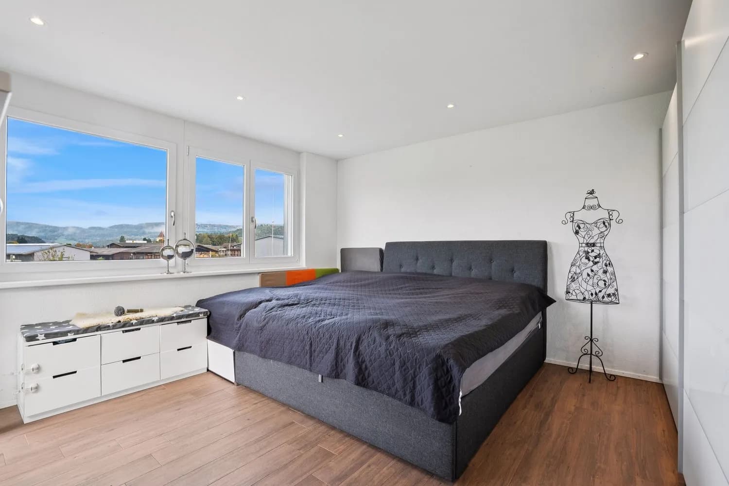 4.5-Zi.-Attika mit 65 m² Terrasse & Weitsicht, Weiach kaufen