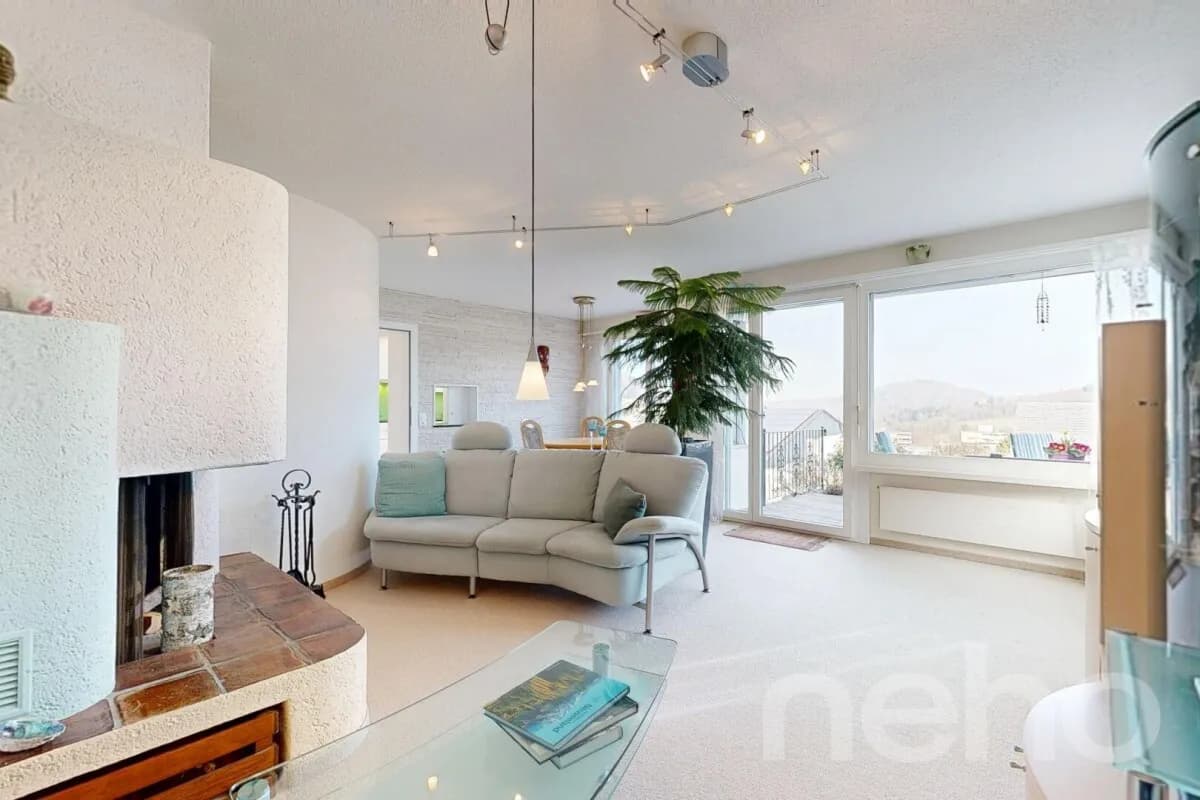 Freistehendes Einfamilienhaus in Hanglage in Rudolfstetten